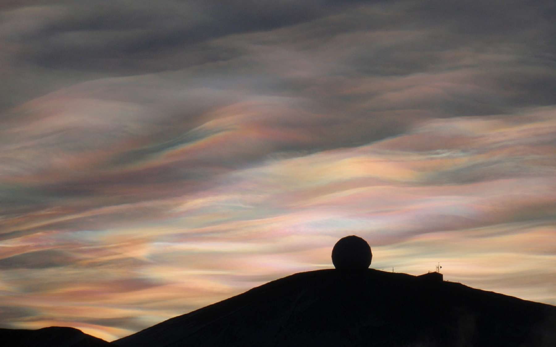 Phénomène météo extraordinaire : les nuages stratosphériques polaires