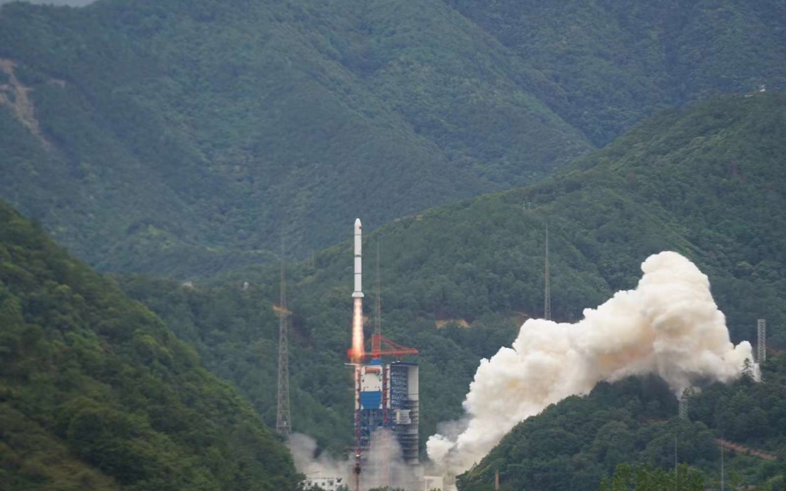 Quand le décollage d'un satellite franco-chinois sème la panique