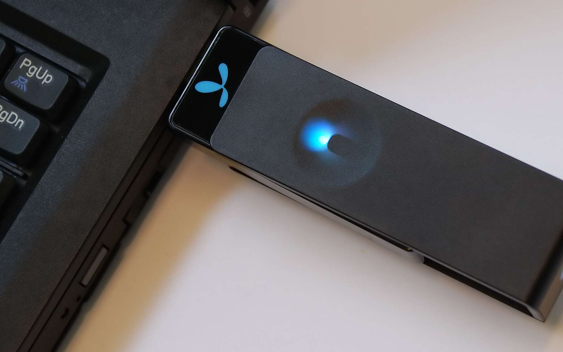 Модем перепрошитый под смартфон. Модем Dongle 4g. 4g модем для ноутбука. Флешка с интернетом для ноутбука