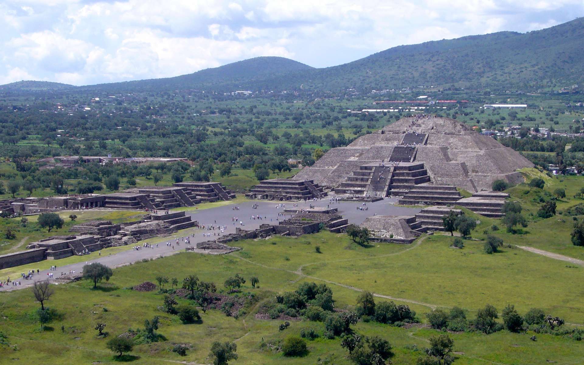 La « pyramide de la Lune » à Teotihuacan pourrait être alignée avec le Soleil du solstice d'été !