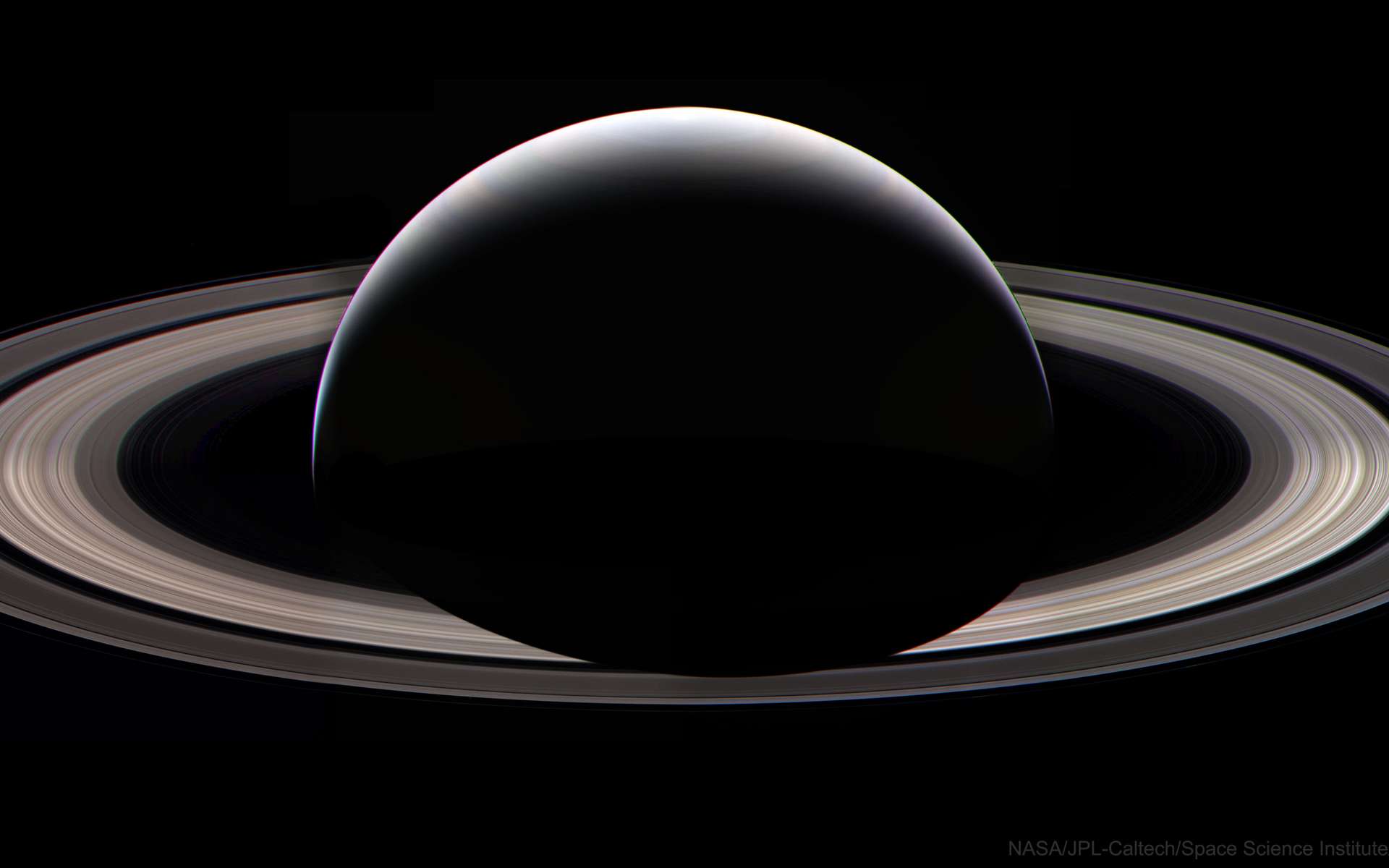 Saturne : des super-tempêtes qui se déchainent pendant des siècles