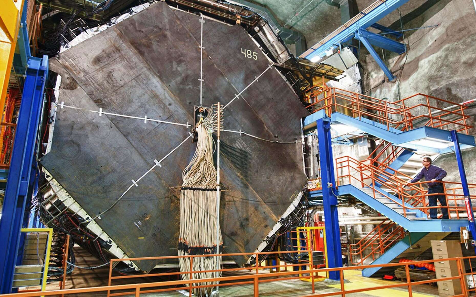 Une sorte d'effet EPR temporel dans les oscillations des neutrinos