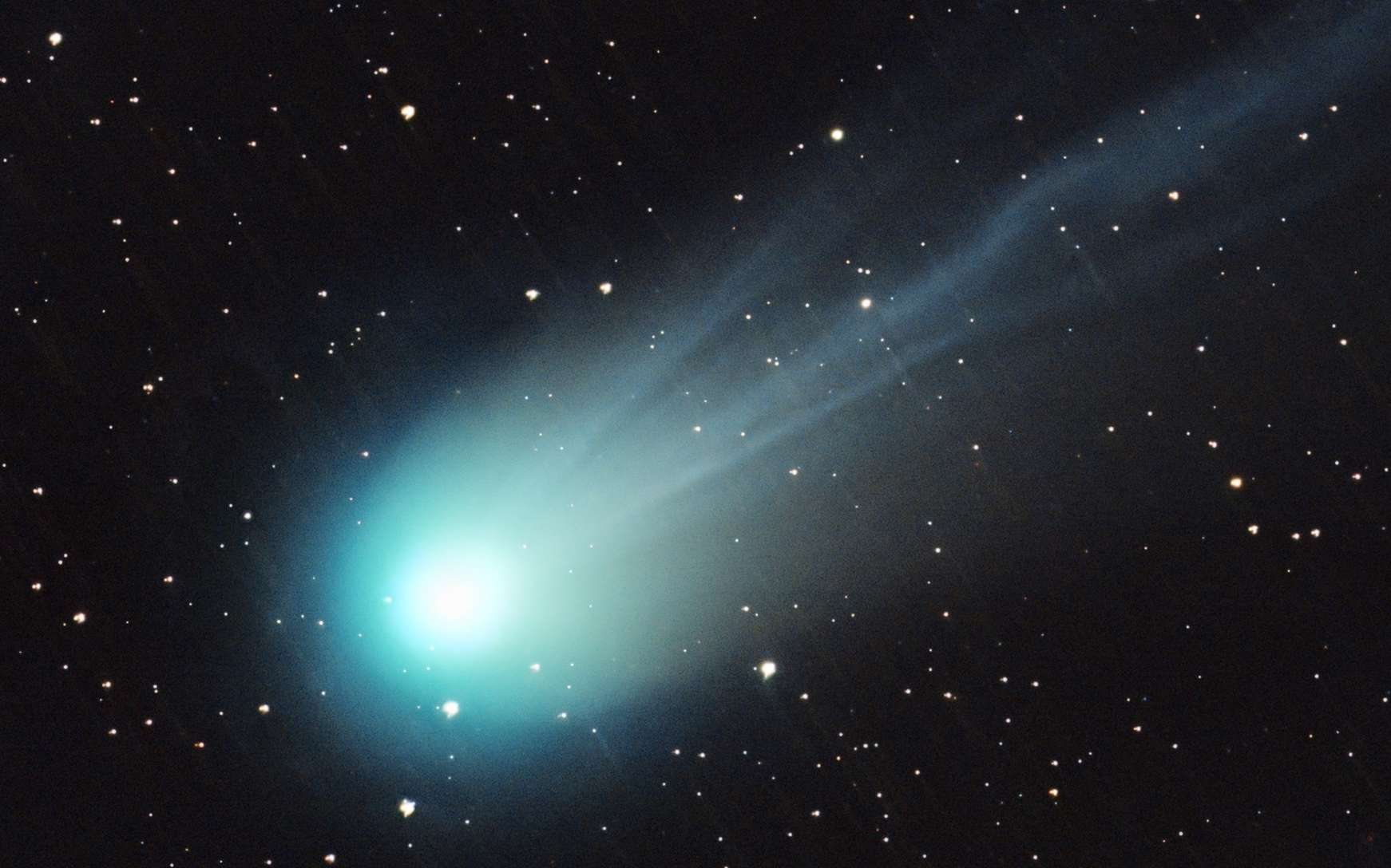 En images, la comète « Mère des Dragons » aux allures de monstre à cornes qui fascine les astronomes