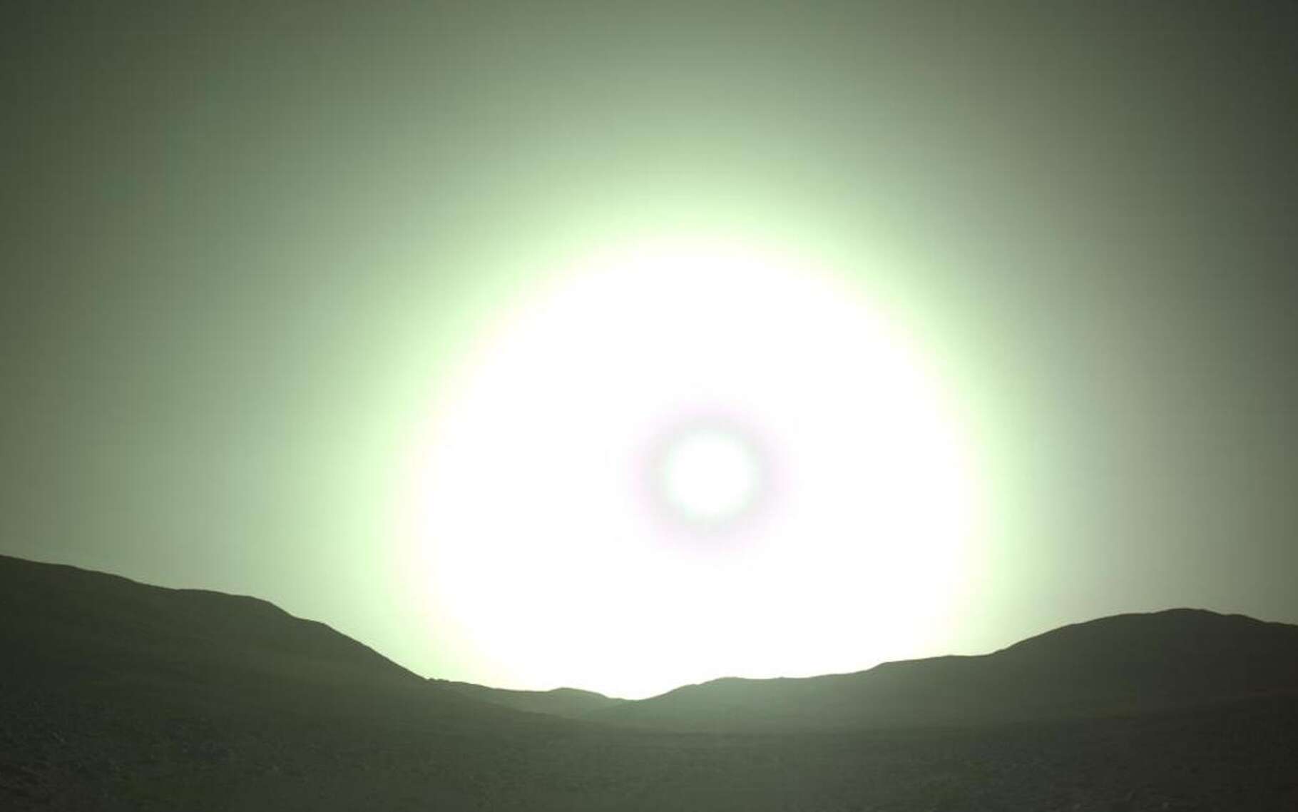 Un étrange coucher de Soleil bleu sur Mars