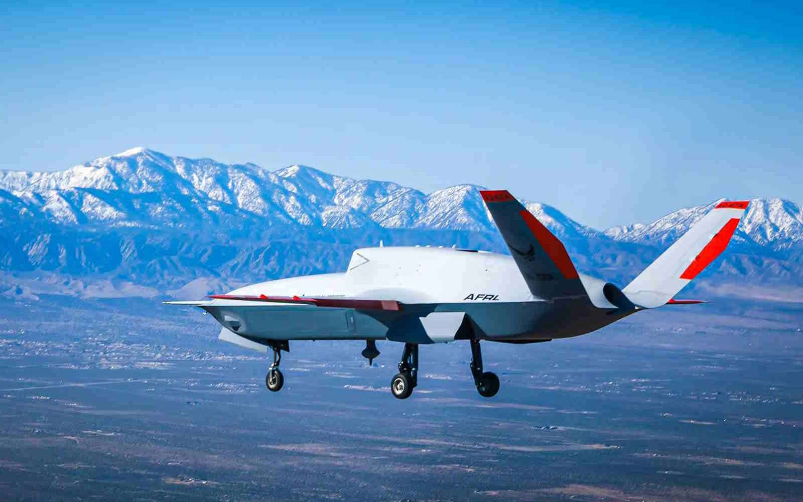 Conçu comme ailier d'un avion de combat, le drone XQ-67A a réalisé son premier vol