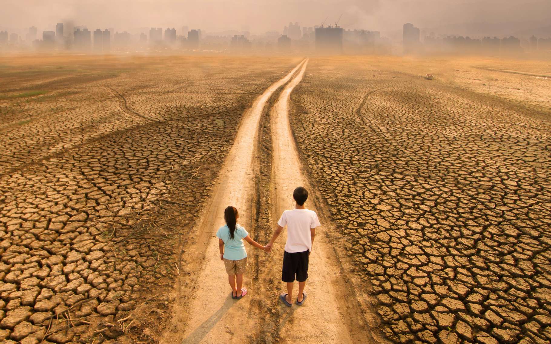 Des chercheurs de l’université de Columbia et de l’université de Stanford (États-Unis) montrent à quel point le changement climatique et la pollution de l’air peuvent être néfastes à la santé de nos enfants. © piyaset, Adobe Stock