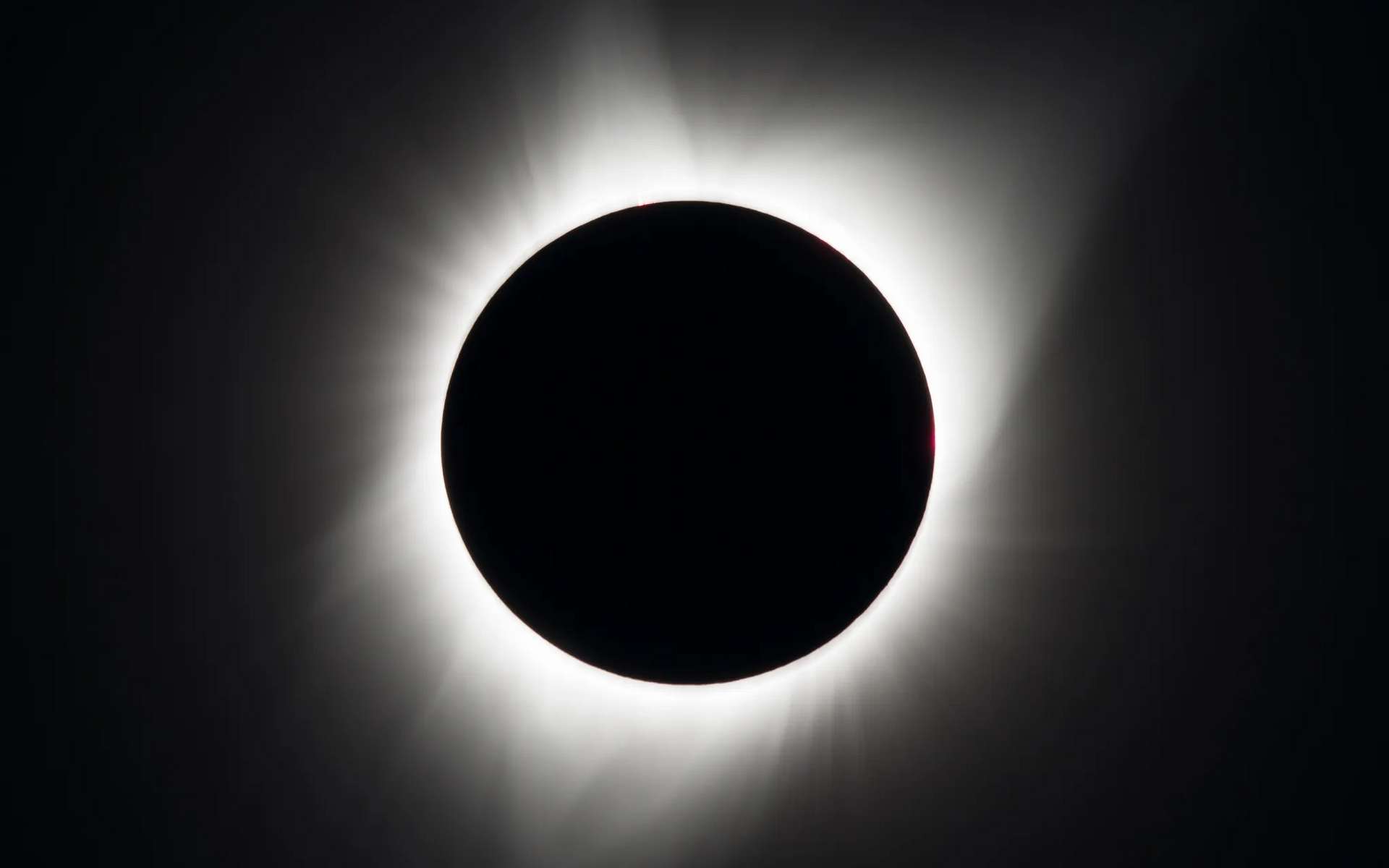 Ces images de l'éclipse du Soleil sont fausses