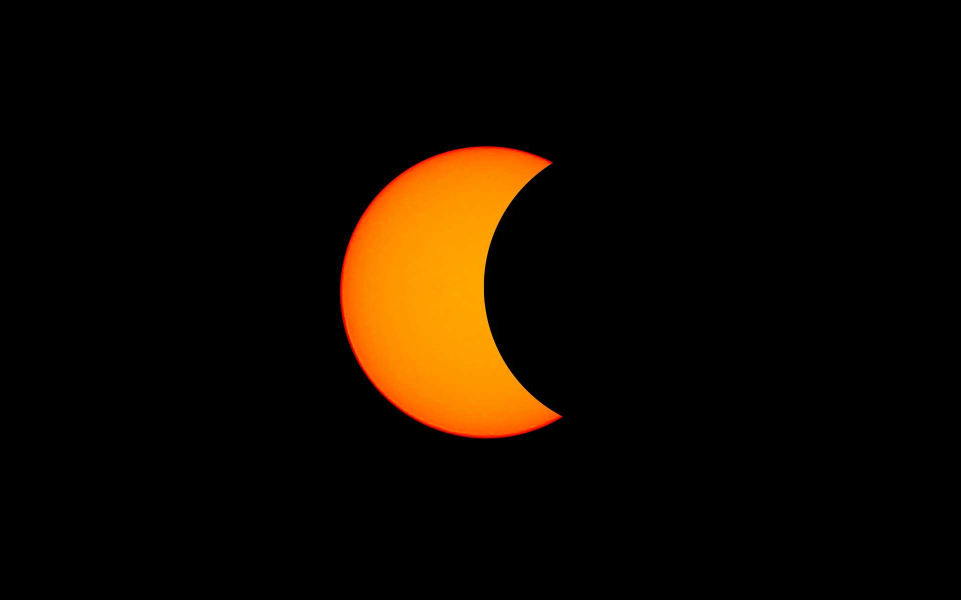 Éclipse annulaire de Soleil : les plus belles photos de l'événement astronomique de l'année