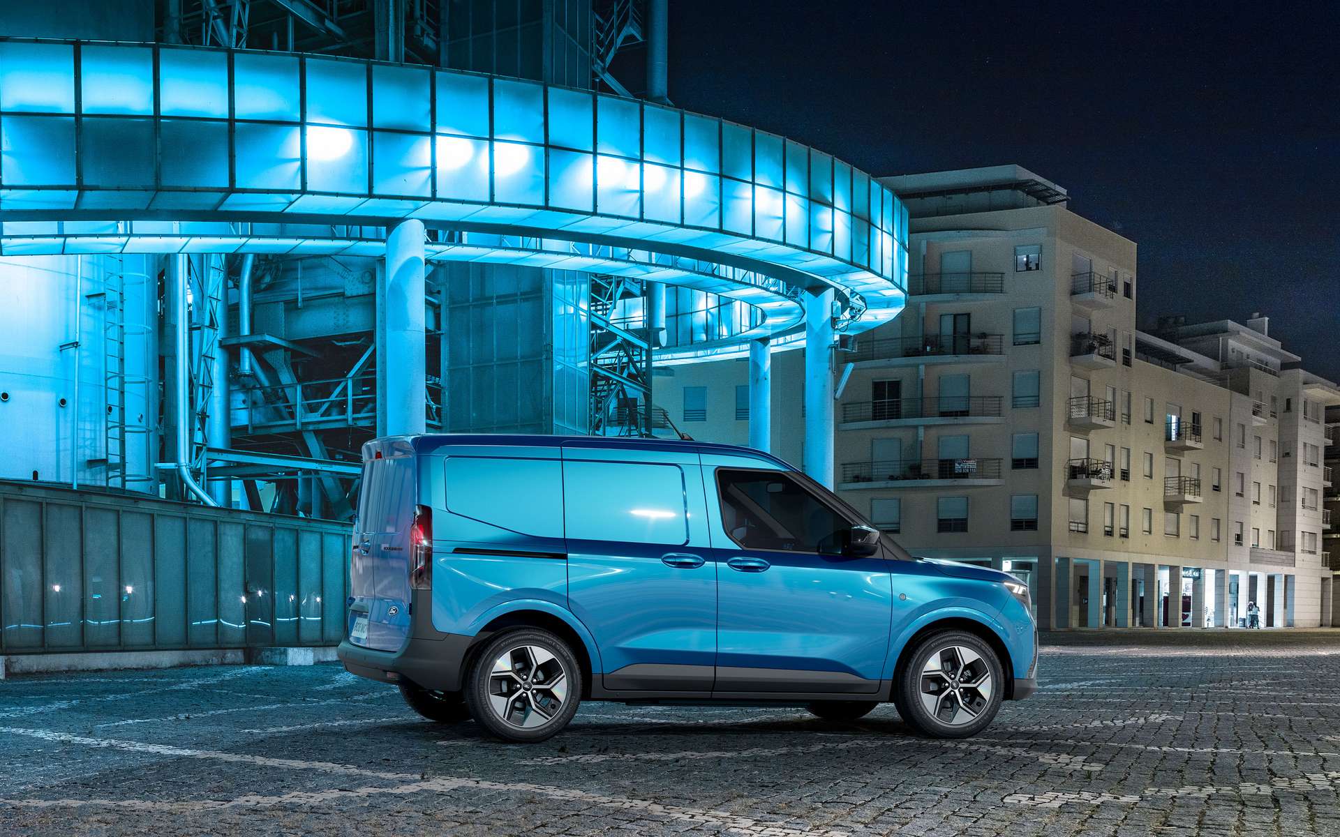 Ford présente son utilitaire électrique compact : le e-Transit Courier
