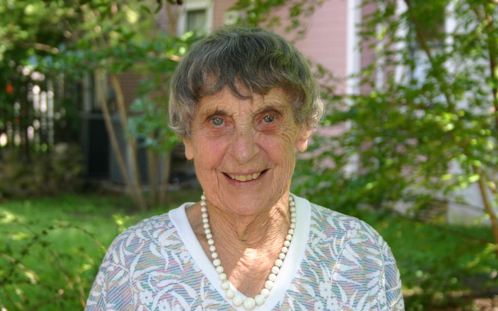 Cécile DeWitt-Morette, la fondatrice de la pépinière de prix Nobel de l'École des Houches, en Haute-Savoie