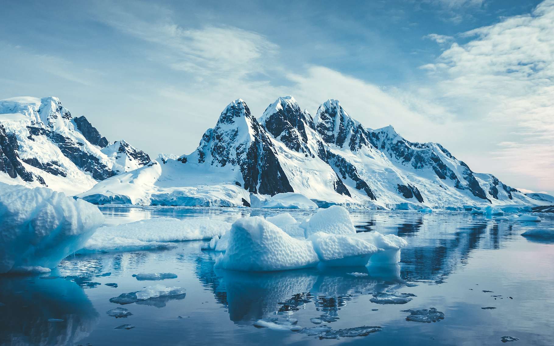 Des chercheurs montrent que le courant circumpolaire antarctique s’accélère sous l’effet du réchauffement climatique. Une accélération qui pourrait… accélérer le réchauffement climatique ! © Goinyk, Adobe Stock
