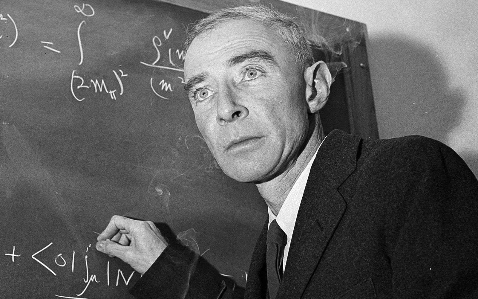 Retour sur la vie de Robert Oppenheimer, « le destructeur de Mondes »