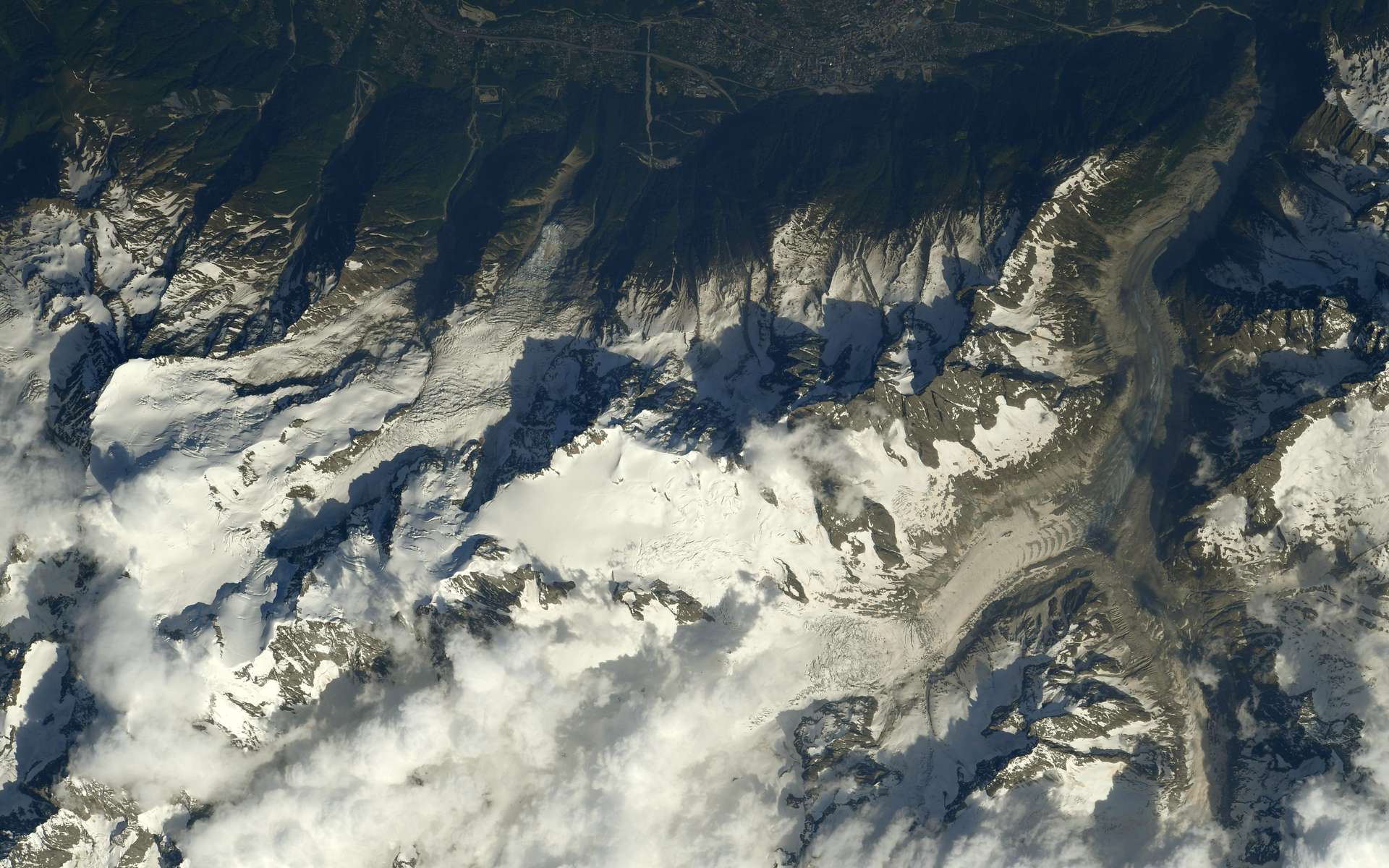 Dans les yeux de Thomas Pesquet : le délicieux Mont Blanc, sous son coulis de Mer de Glace fondant