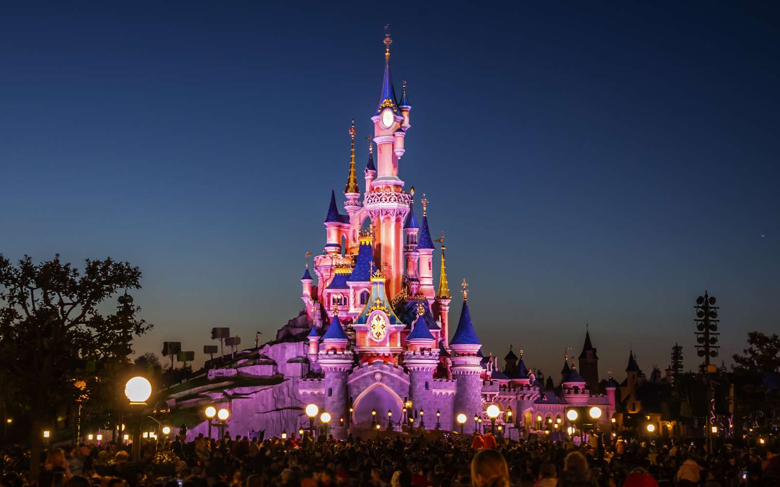 Bientôt un nouveau parc Disney aux portes du désert !