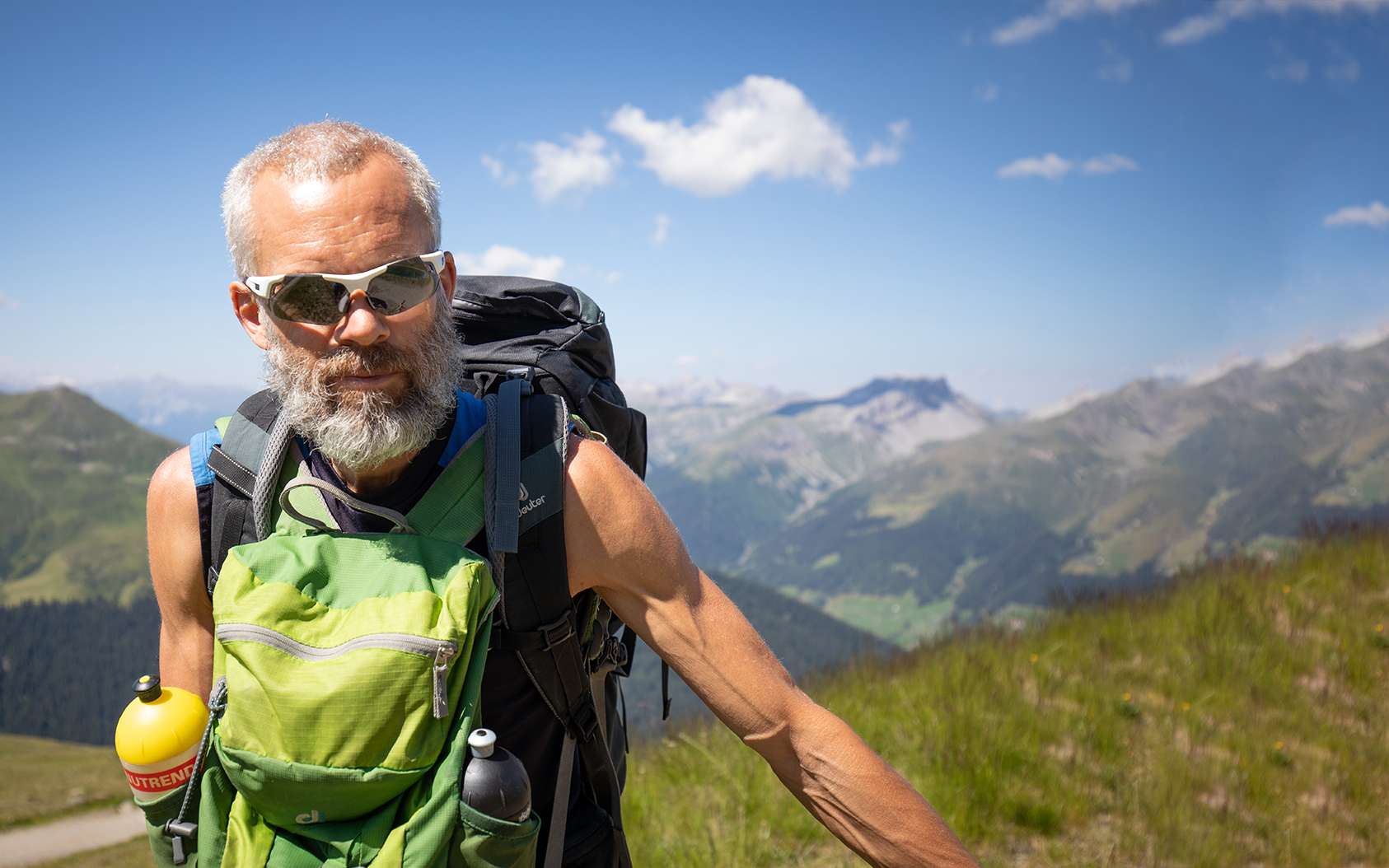 « Ma vie est un défi », le périple extraordinaire d'un malade de Parkinson à travers les Alpes suisses