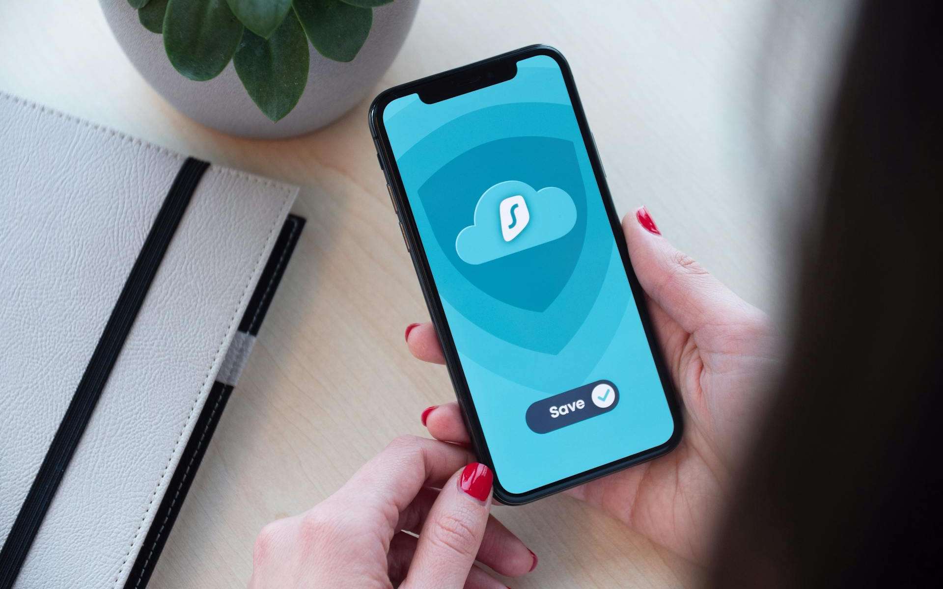 Surfshark à petit prix : VPN, Antivirus et Alertes de fuites dès 2,29 ¬/mois