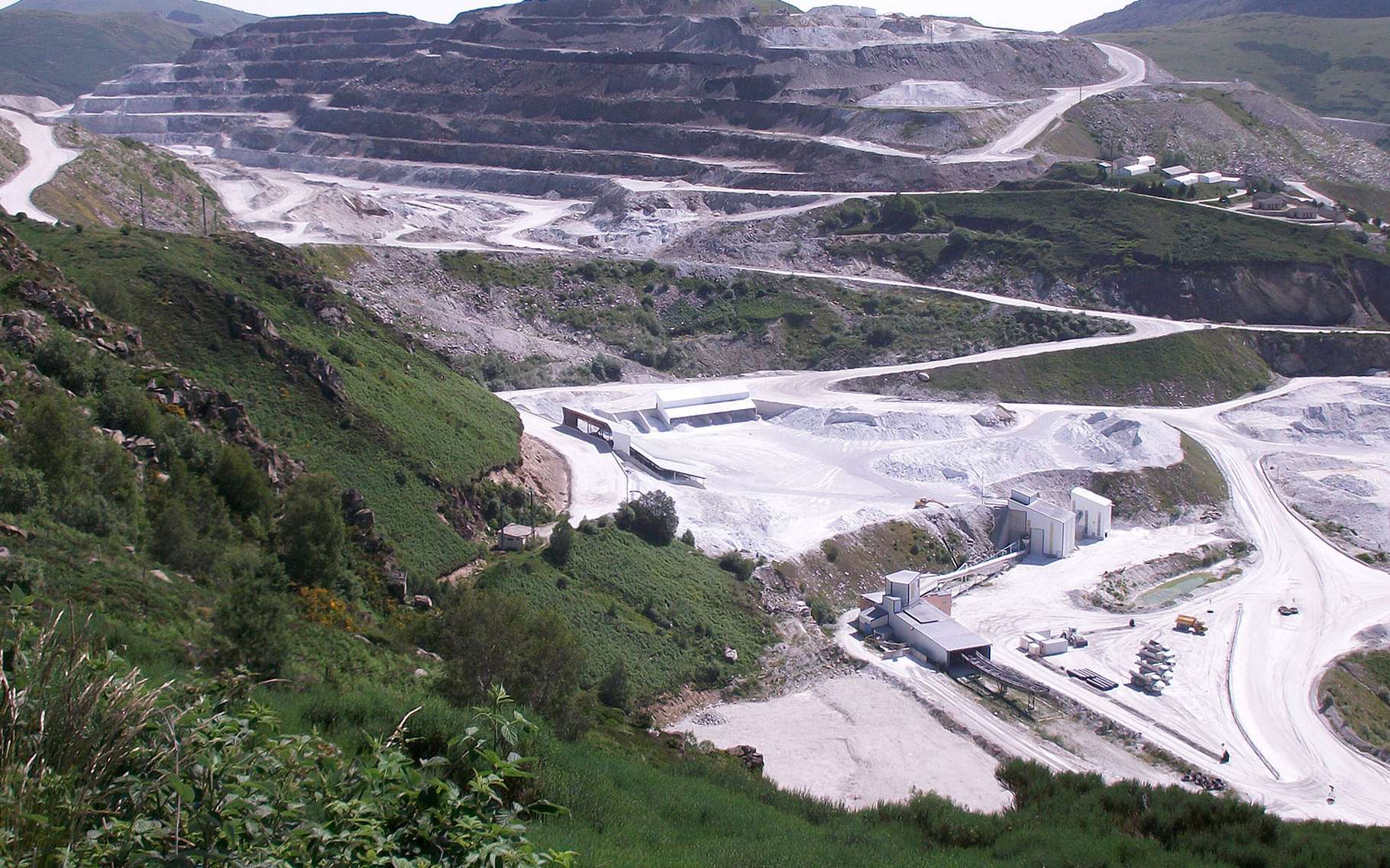 Talc la plus grande carrière au monde Dossier Talc la plus grande carrière au monde Dossier