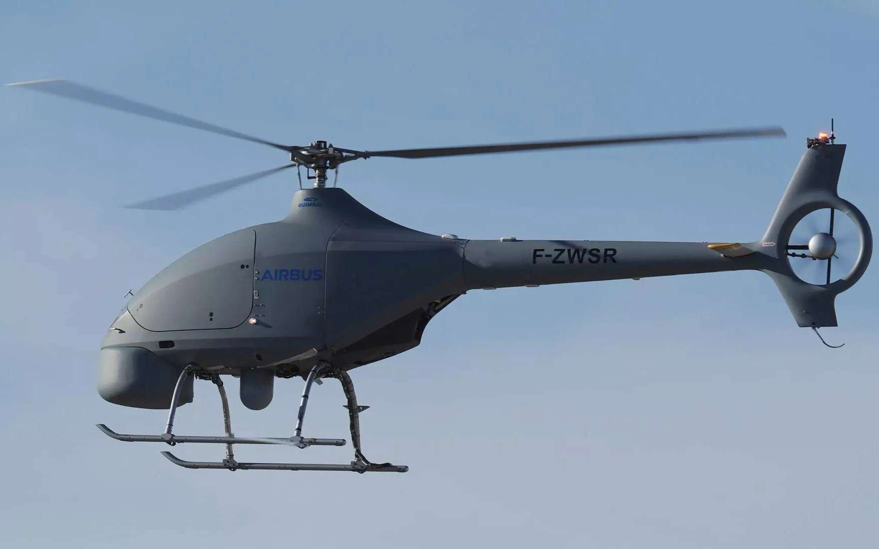 Le drone hélicoptère d'Airbus parvient à se poser sur un navire par temps agité !