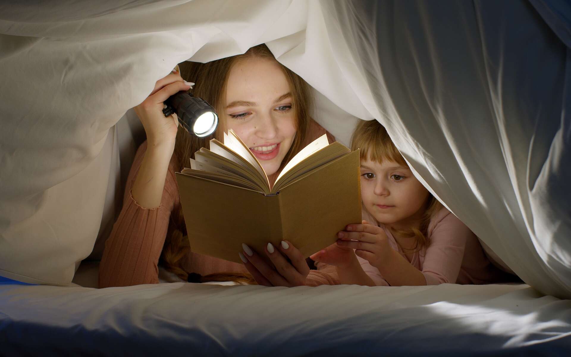 Pourquoi lire à haute voix à votre enfant est l'un des meilleurs gestes éducatifs