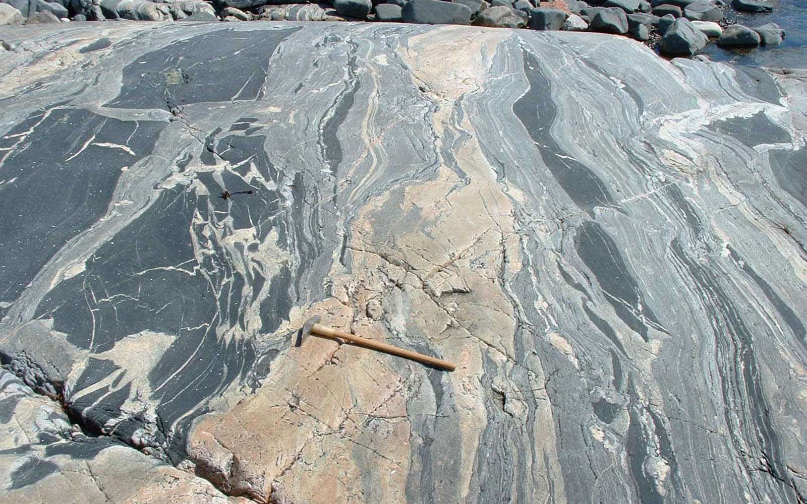 Les plus vieilles traces de vie ont-elles été trouvées au Labrador ? Les gneiss de l'île de Turnavik, au Labrador, sont très anciens. © Stephen Foley