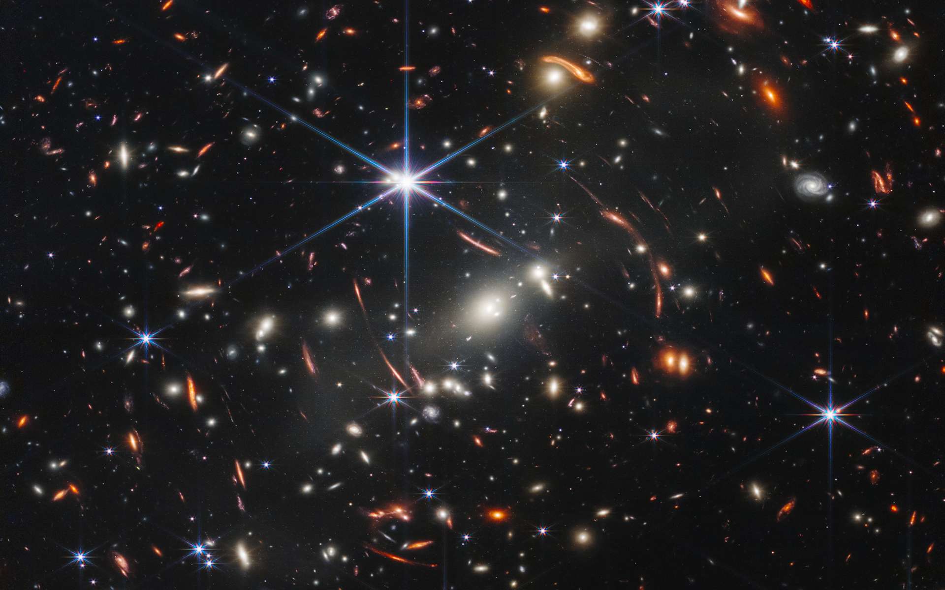 La toute première image du James-Webb montre l'amas de galaxies SMACS 0723 avec un niveau de détails stupéfiant ! © Nasa, ESA, CSA, STScI
