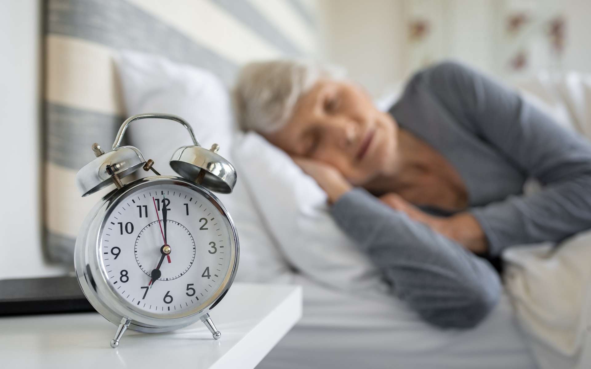 La durée de sommeil et l'heure de coucher influencent-ils le risque de démence ?