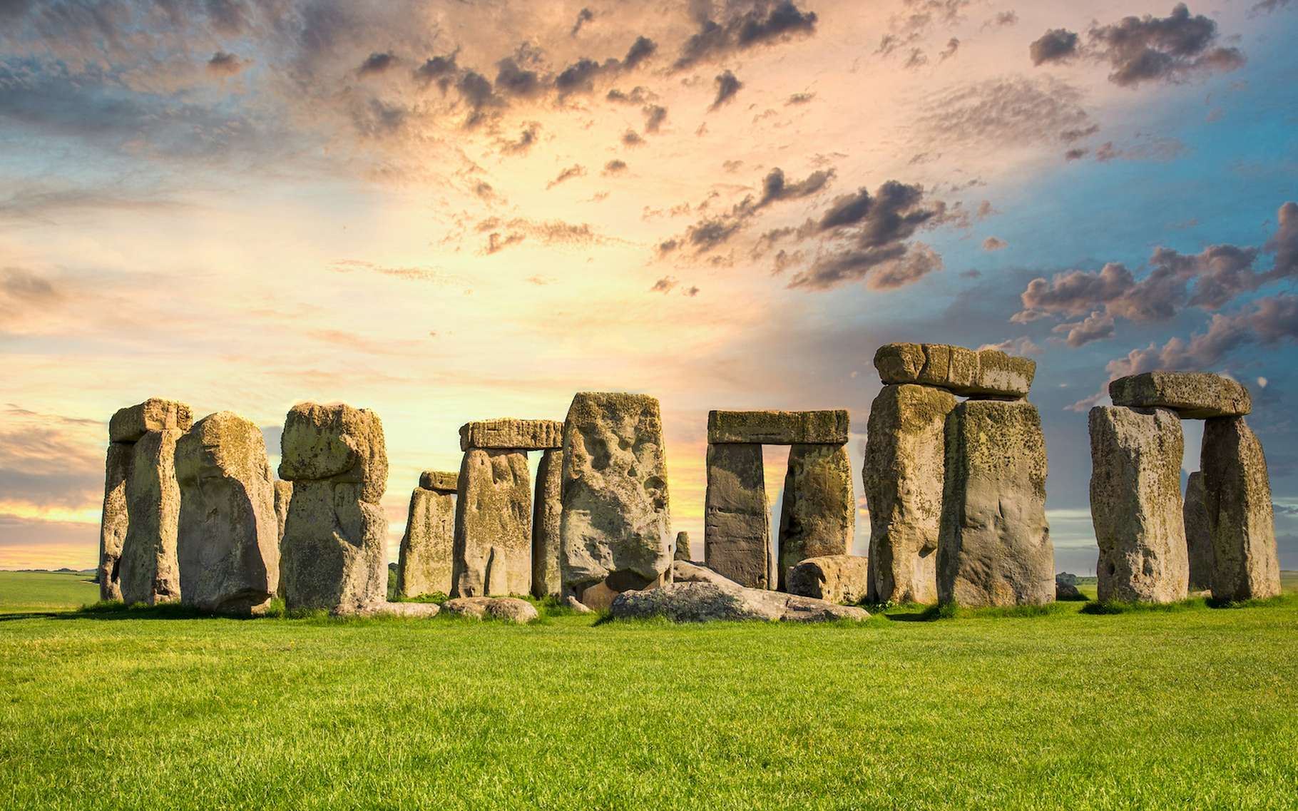 Nouveau mystère à Stonehenge avec sa pierre d'autel qui n'est pas comme les autres