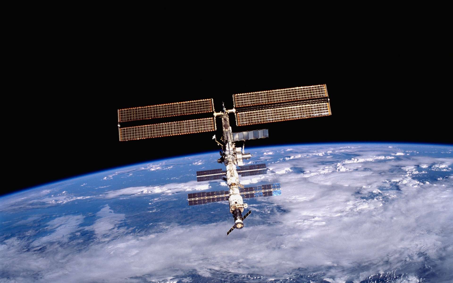 Débris spatiaux : la Station spatiale a évité la catastrophe pour la 3e fois cette année