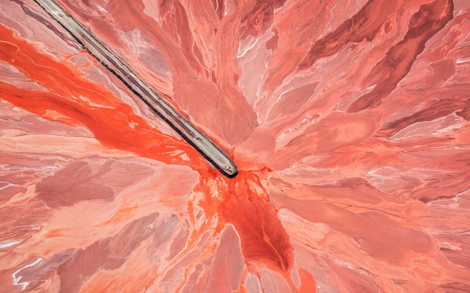 Prix catégorie abstrait : bassin de résidus issus de l’extraction minière, photographié en Australie. © David Dahlenburg, Drone Photo Awards 2021