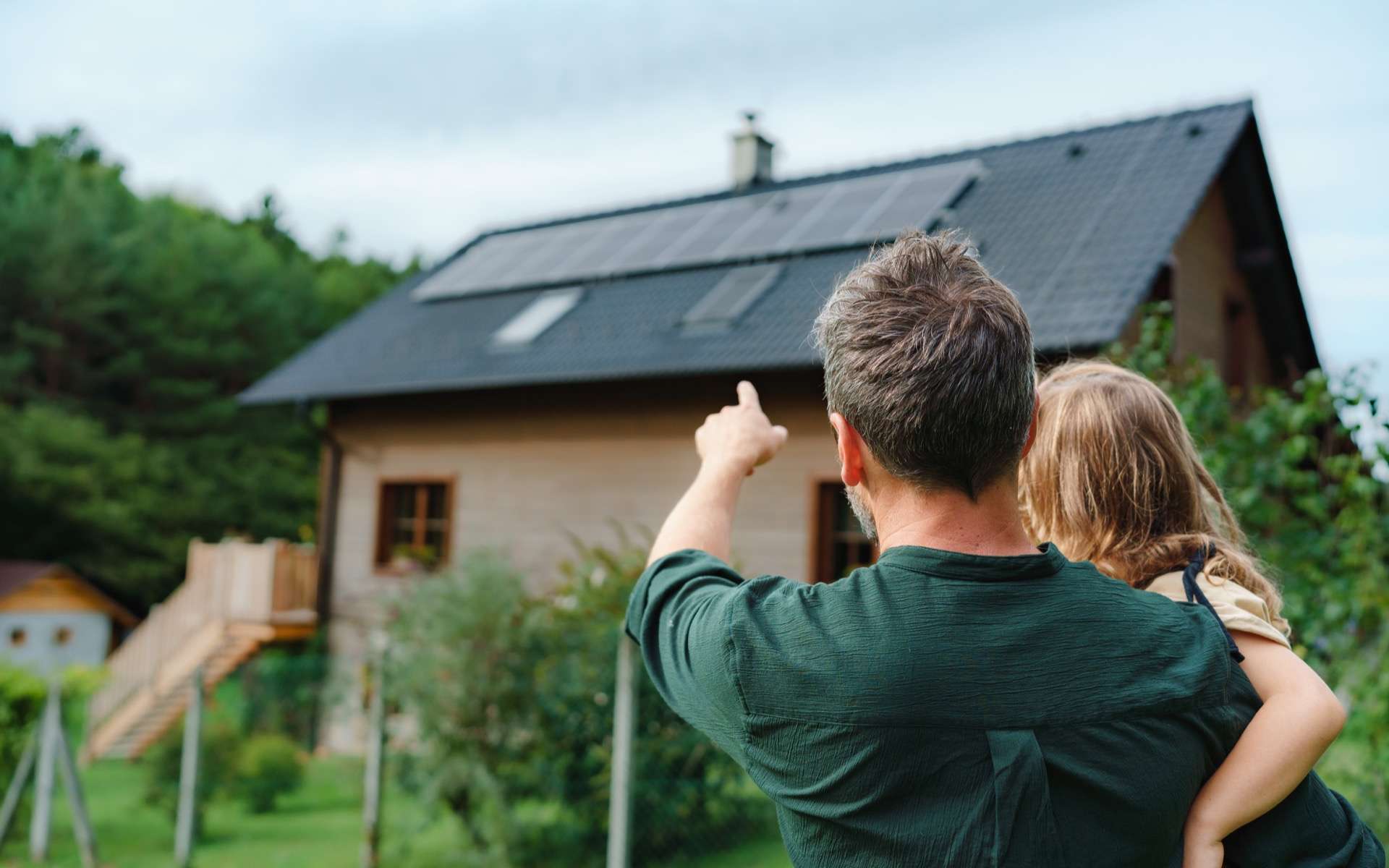 Pourquoi installer des panneaux photovoltaïques chez-soi ? - NeozOne