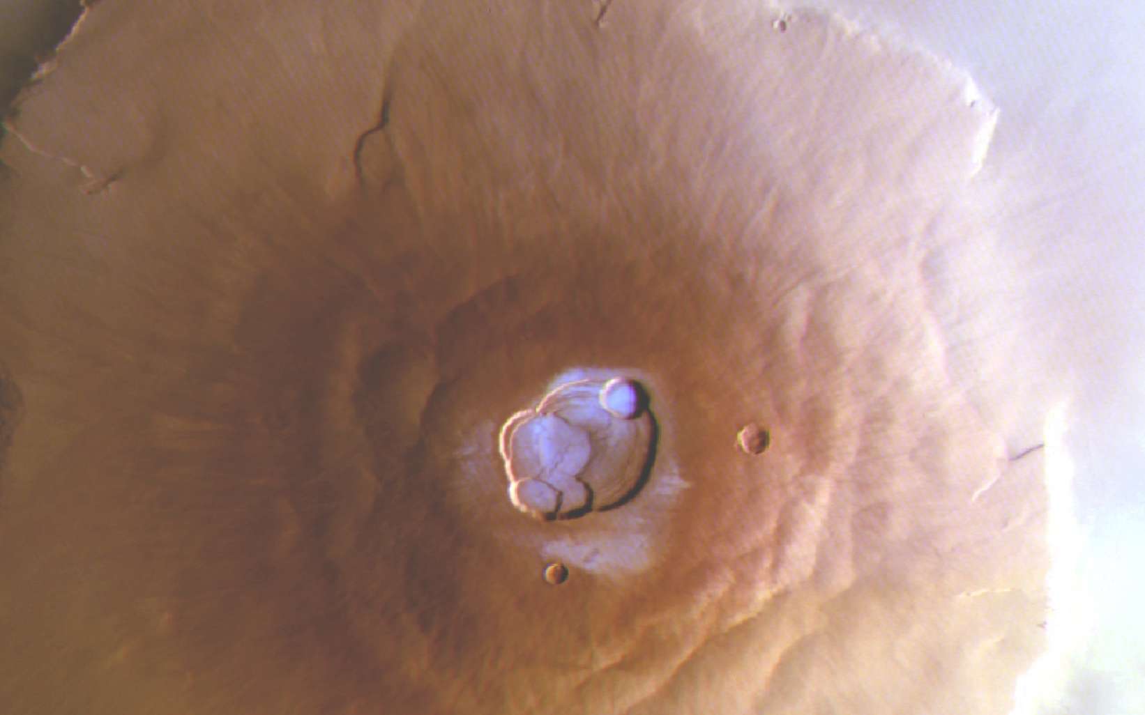 « Nous pensions que c'était impossible » : des plaques de givre découvertes près de l'équateur de Mars !