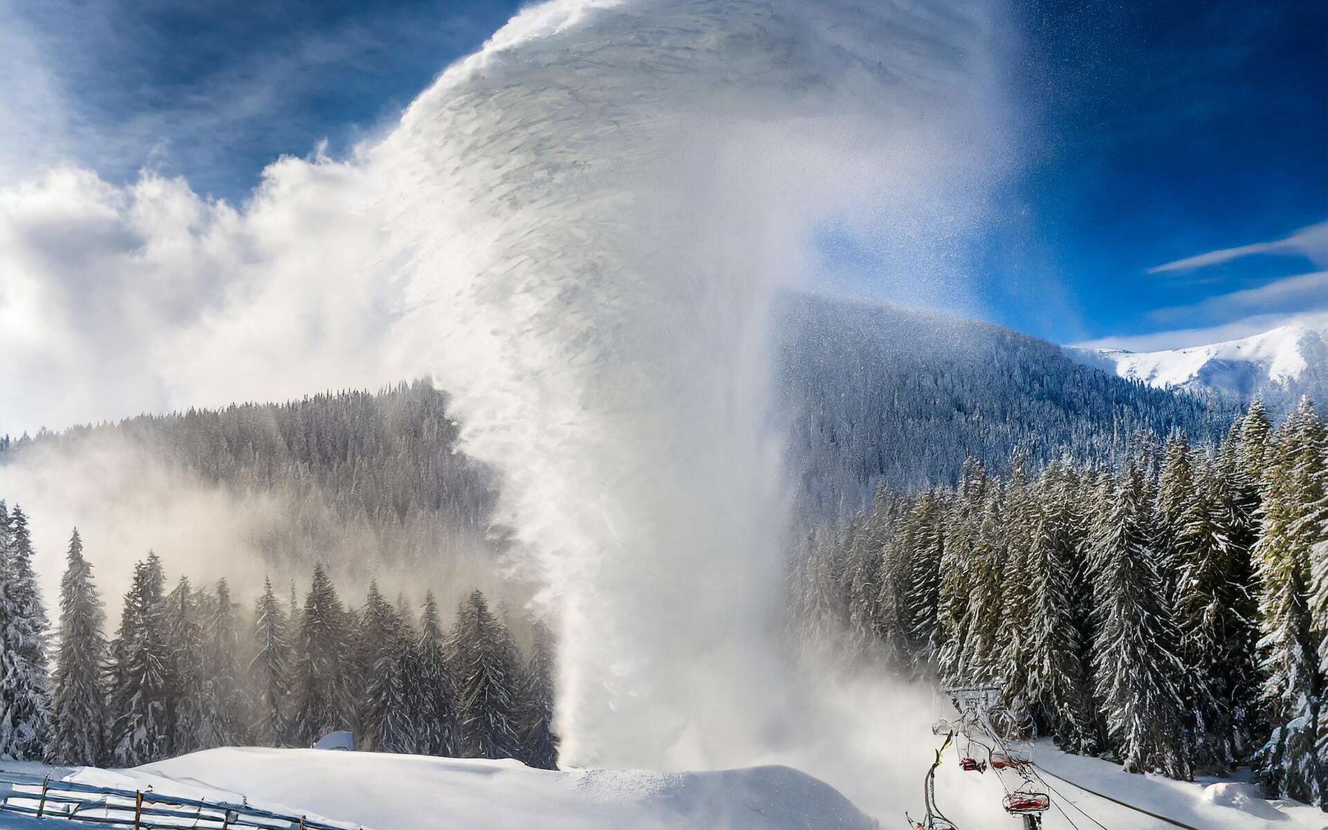Une tornade de neige frôle des skieurs au Colorado