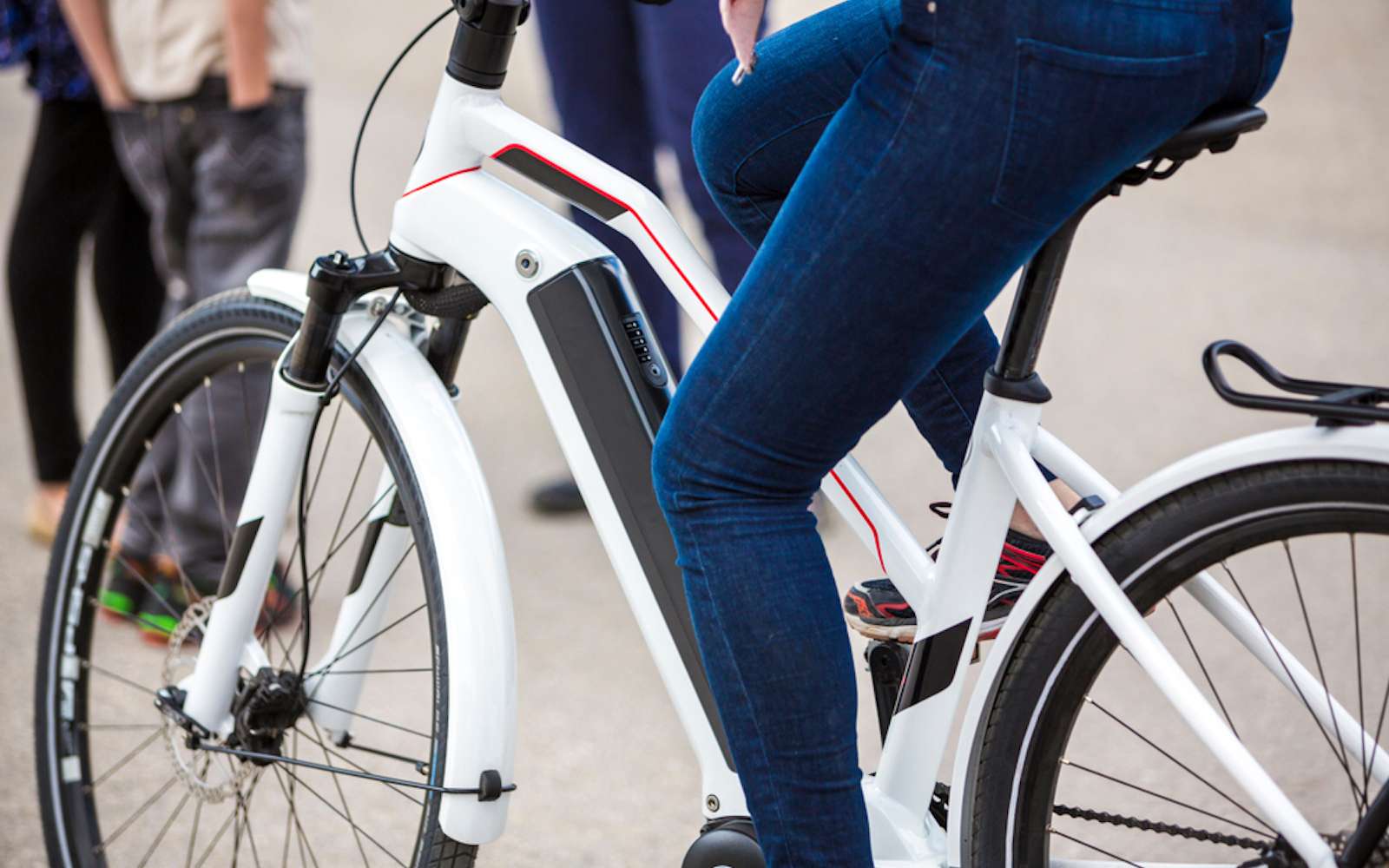 Le top 5 des vélos électriques à acheter en 2022. (Source : Shutterstock)