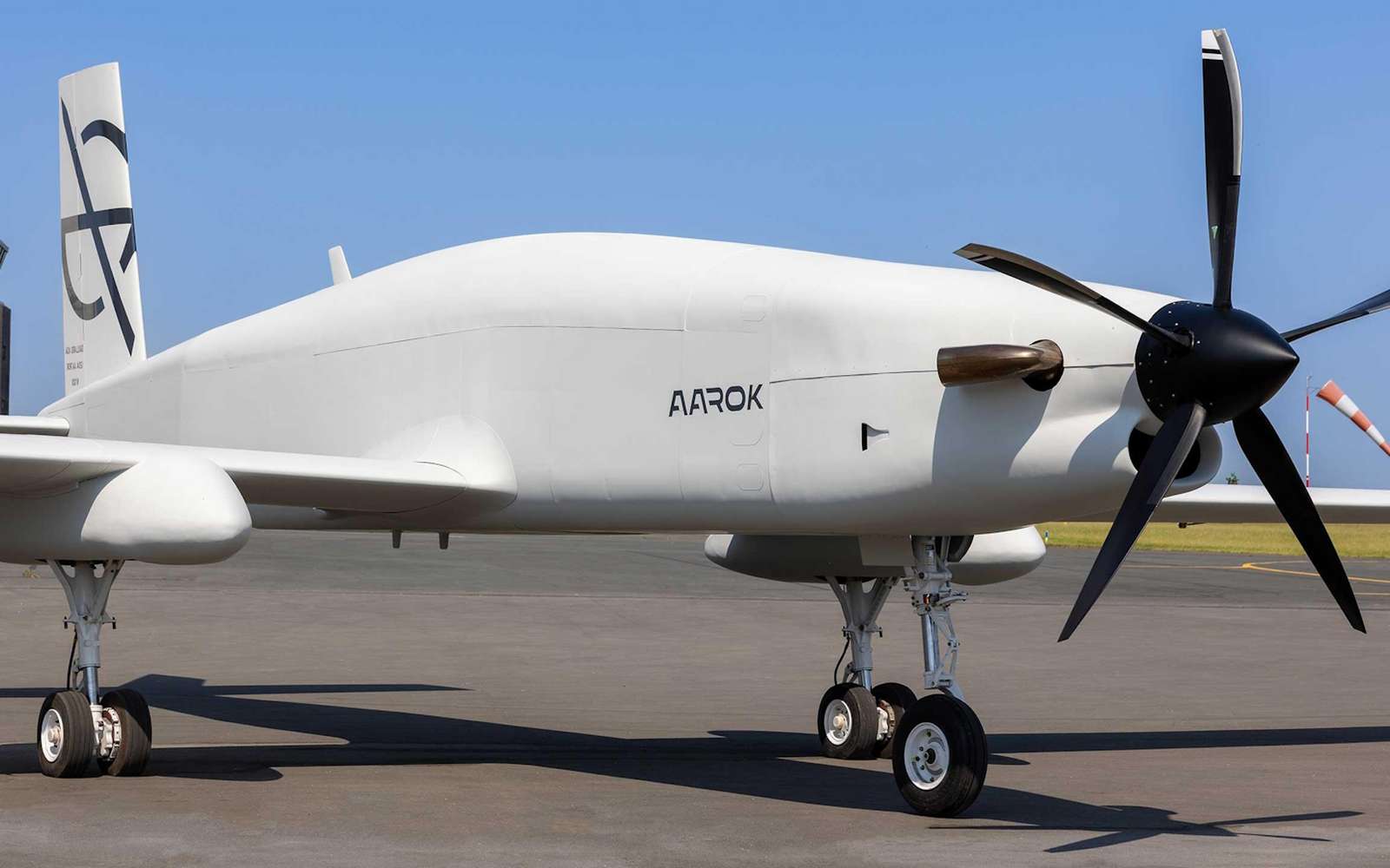 Le premier drone militaire français qui va faire MALE se dévoile pour le Salon du Bourget
