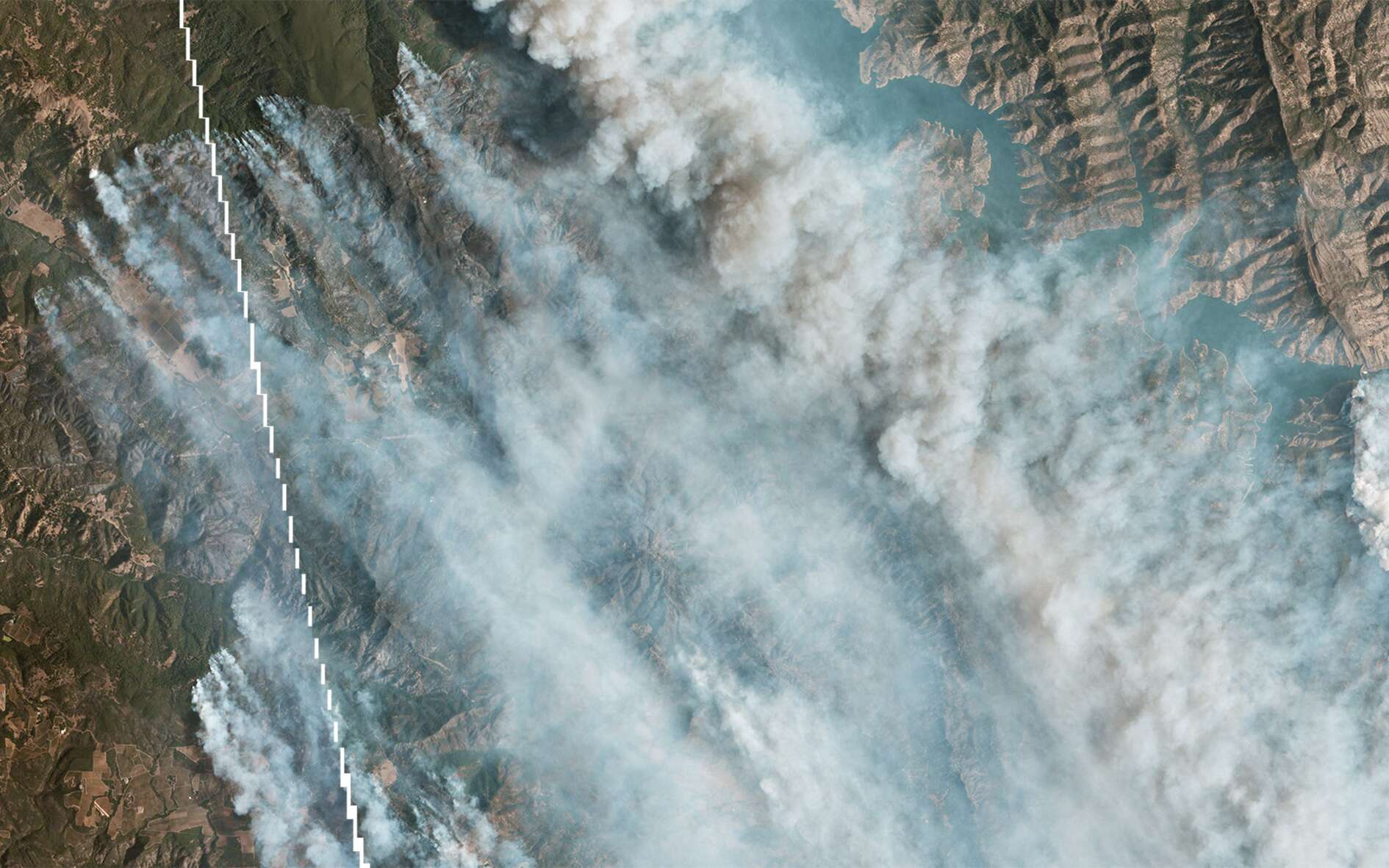 Les gigantesques incendies en Californie vus de l'espace