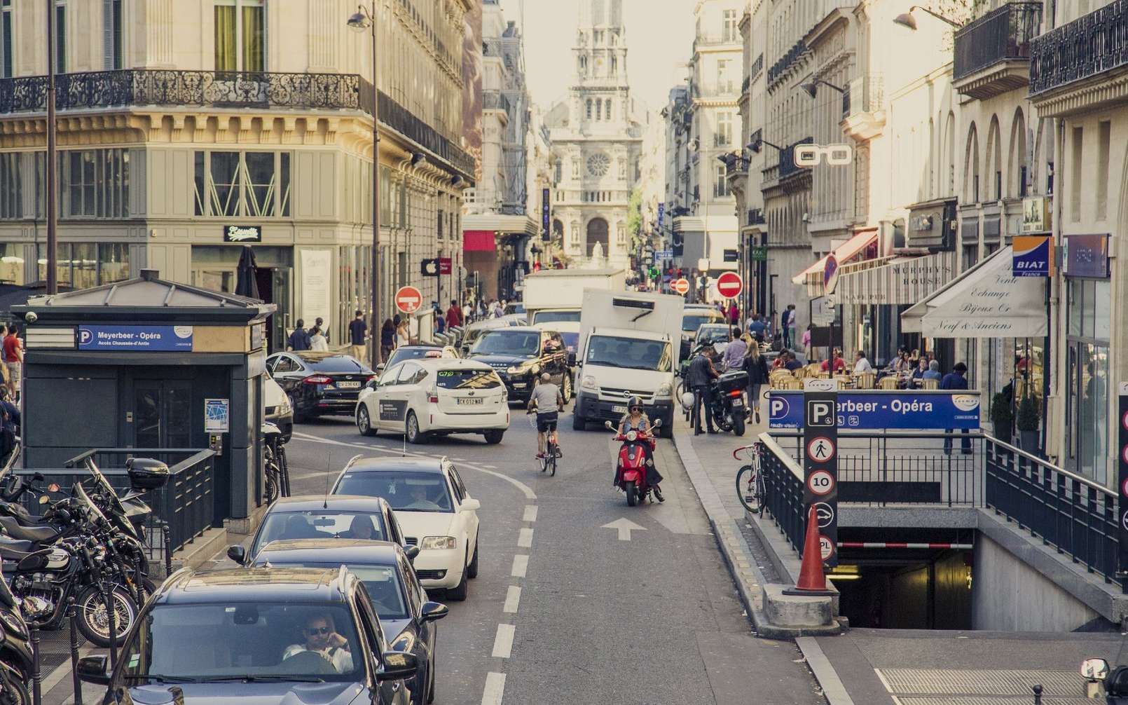 Paris est l’une des premières villes où Google Maps signale les zones à faibles émissions. © Instants / Getty Images