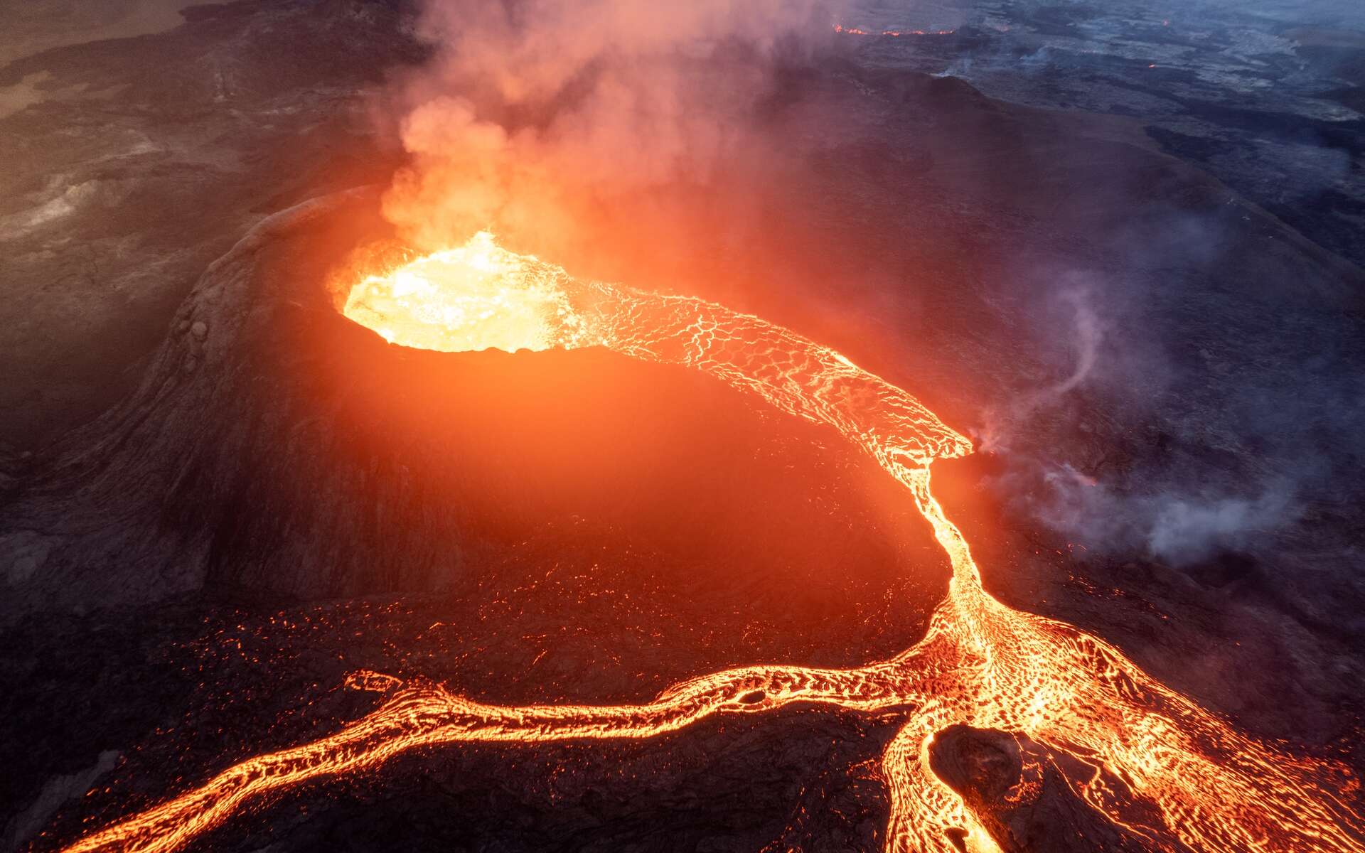 Éruption de 2021 du volcan Fagradalsfjall en Islande. © Wirestock Creators, Adobe Stock