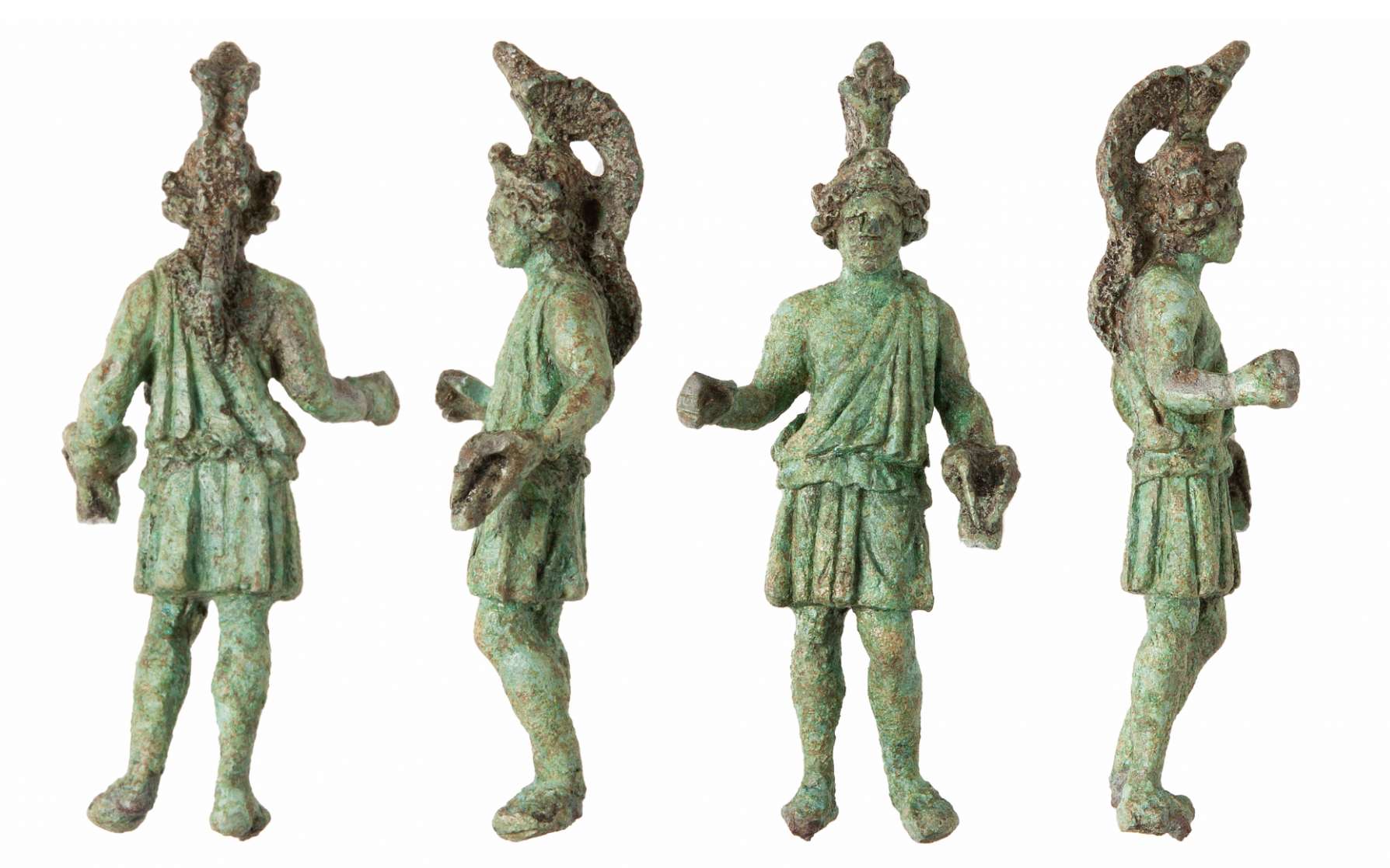 Une statuette en bronze datant de l'époque gallo-romaine a été découverte près de Rennes et représenterait le dieu Mars. © Emmanuelle Collado, Inrap