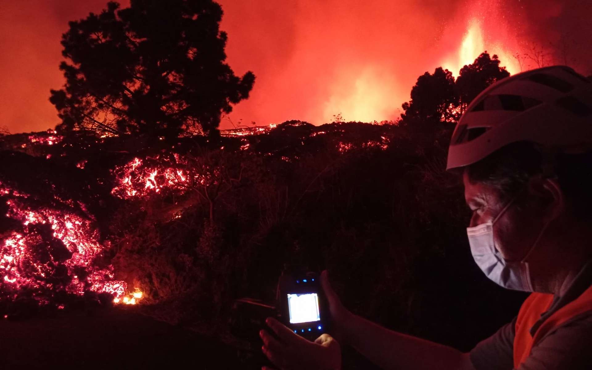 Éruption du Cumbre Vieja : des images spectaculaire des coulées de lave qui inquiètent