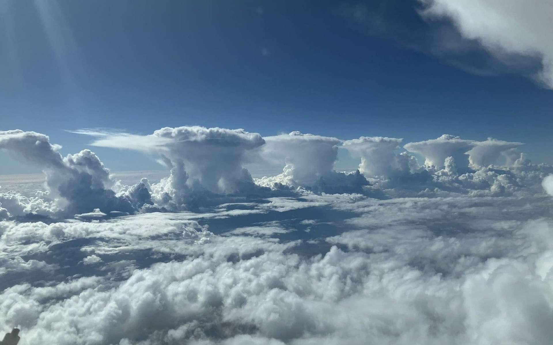 Un incroyable « train d'orages » pris en photo dans le ciel d'Australie