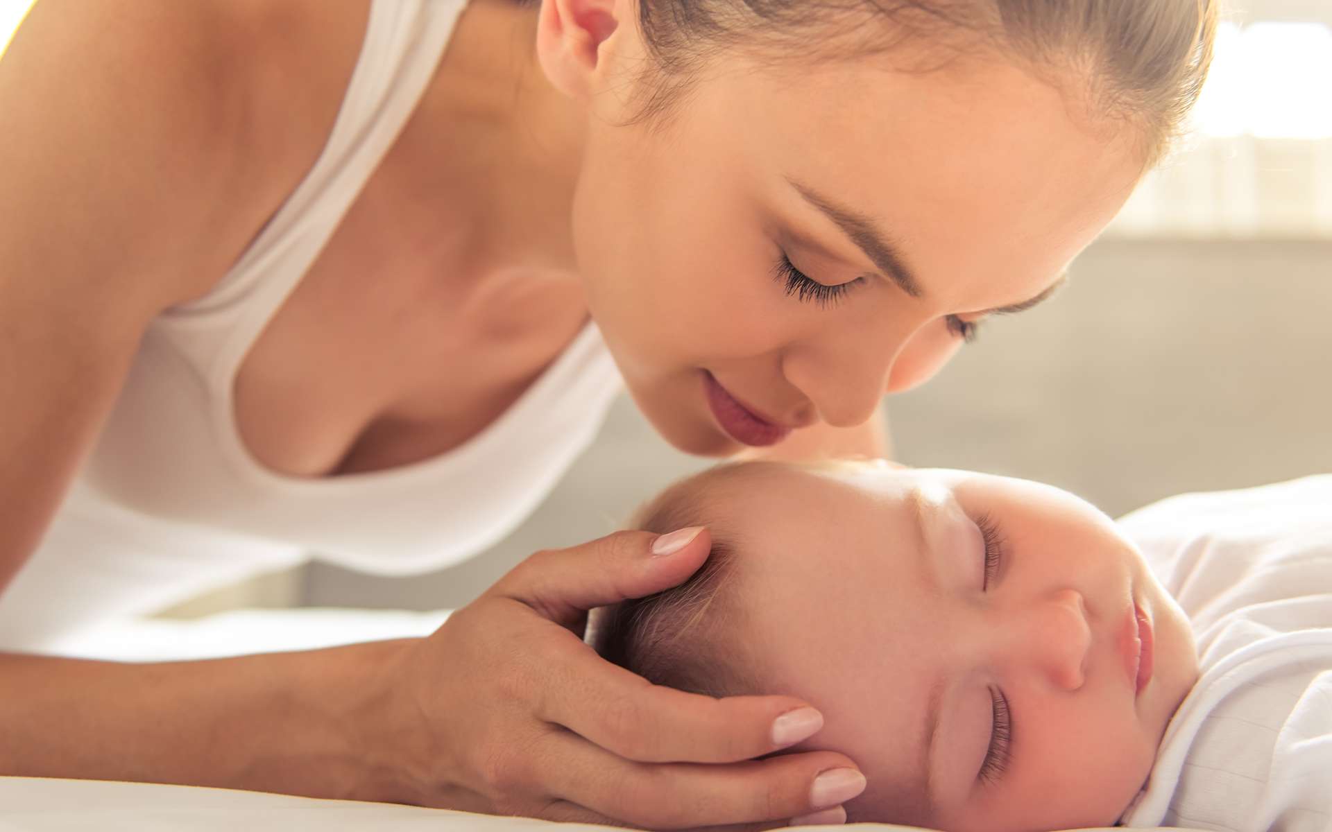 L'odeur des bébés calme les hommes mais rend les femmes agressives