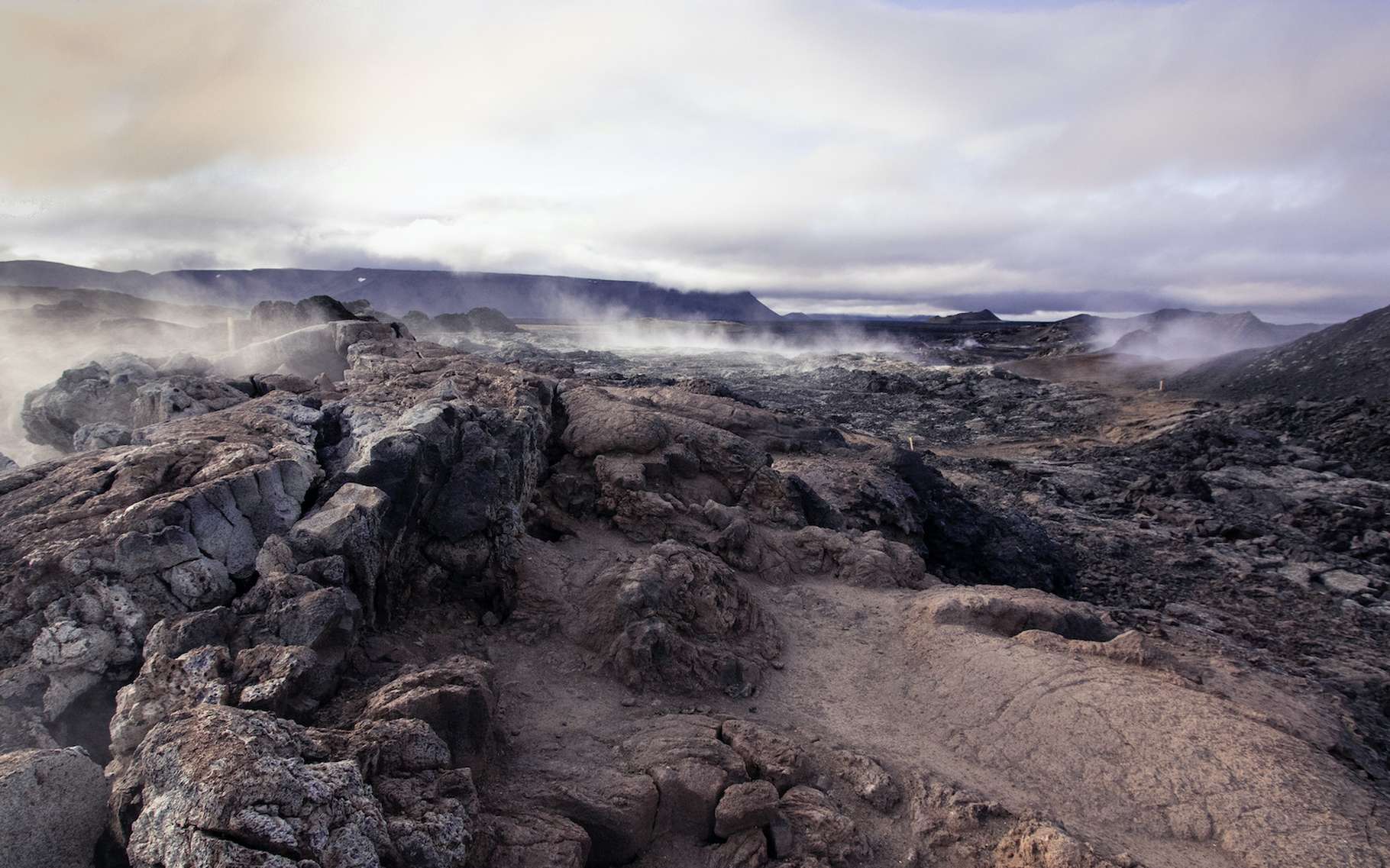 Une équipe internationale de chercheurs compte forer dans le système volcanique de Krafla pour atteindre sa chambre magmatique à quelque deux kilomètres de profondeur. © Patricia, Adobe Stock