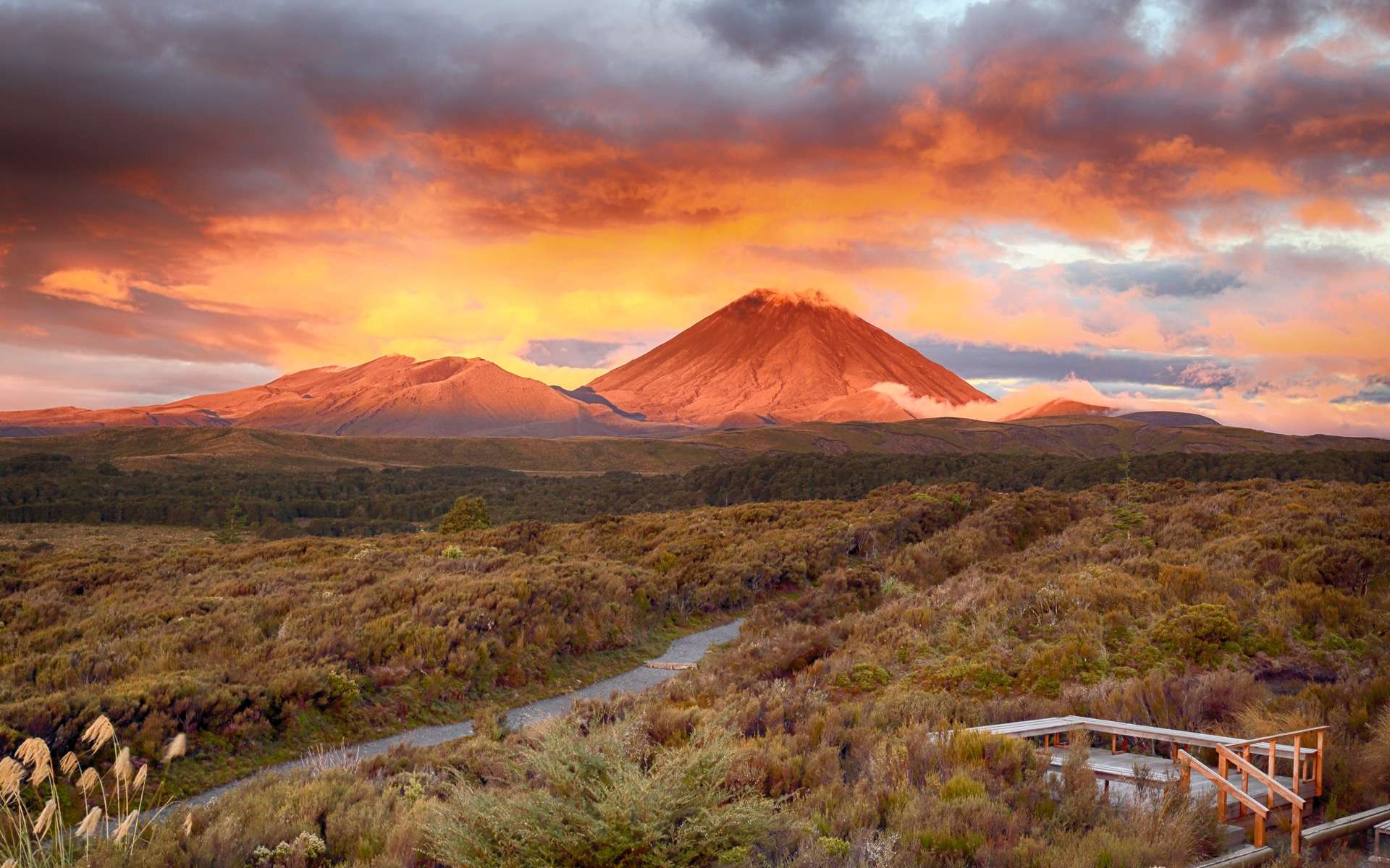 Voyage dans les vrais paysages qui ont inspiré Tolkien : les montagnes et les volcans de la Terre du milieu