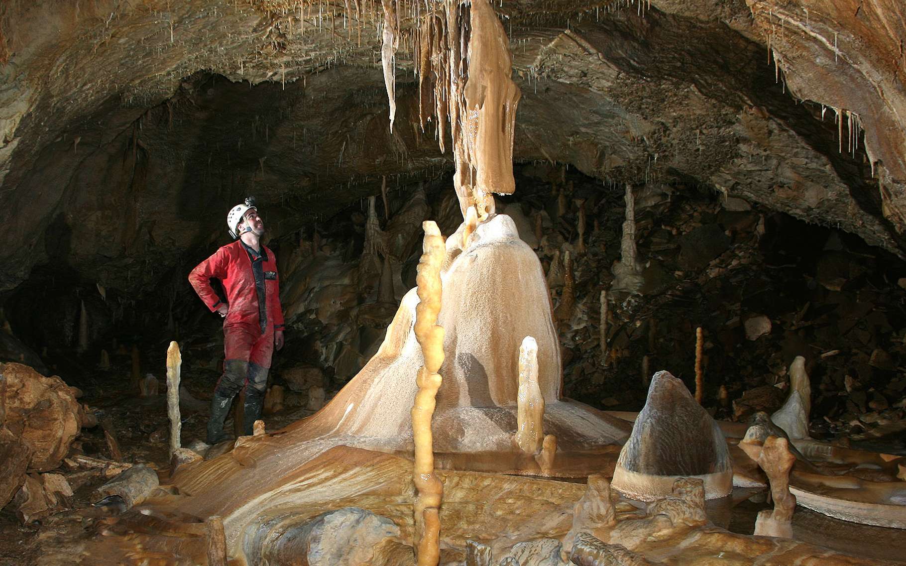 Formation des grottes karst et érosion karstique Dossier