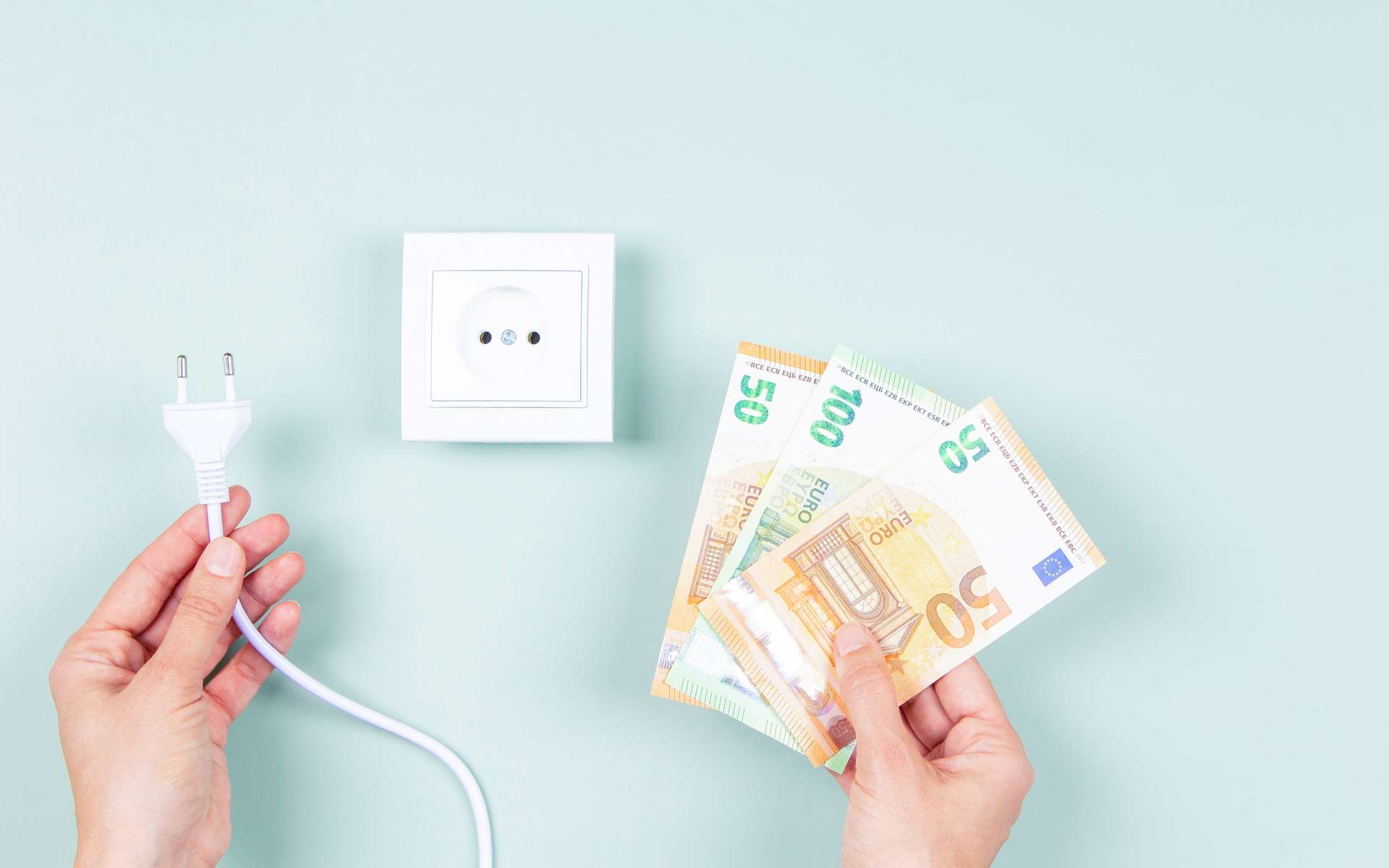 Utiliser un comparateur pour payer son électricité moins cher permet de faire des économies. © Vejaa, Adobe Stock