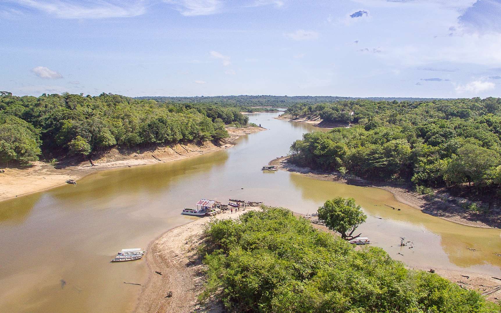 Entre sécheresse extrême et désespoir humain : quand le fleuve Amazone ne coule plus