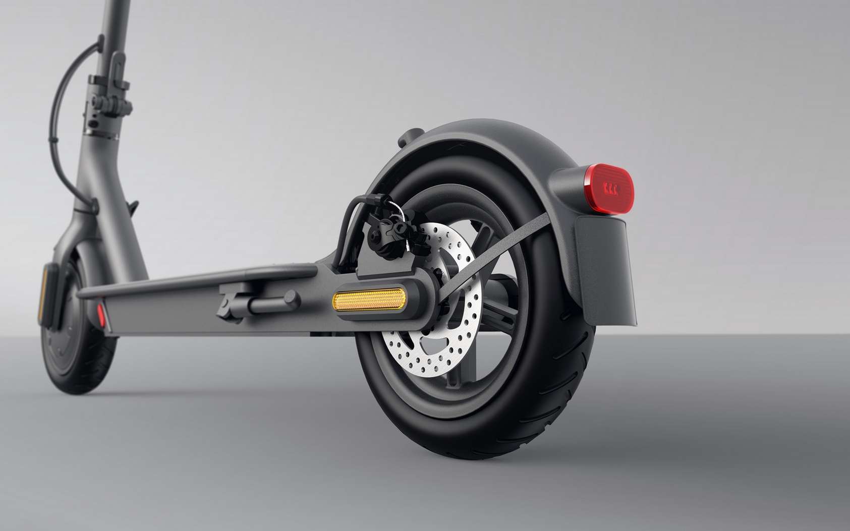 Les nouvelles trottinettes électriques Mi Electric Scooter de Xiaomi offrent une autonomie comprise entre 45 et 20 km. © Xiaomi