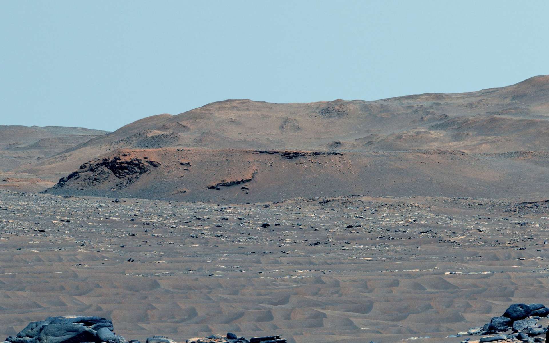 Perseverance roule sur des roches magmatiques et a découvert de la matière organique