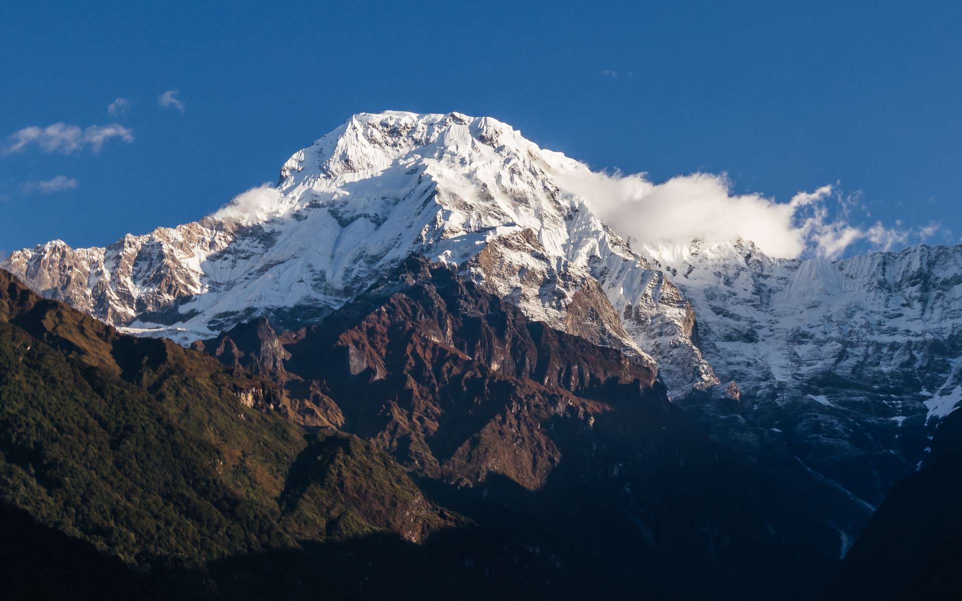 Un sommet de l'Himalaya s'est effondré il y a 800 ans dans un gigantesque glissement de terrain !