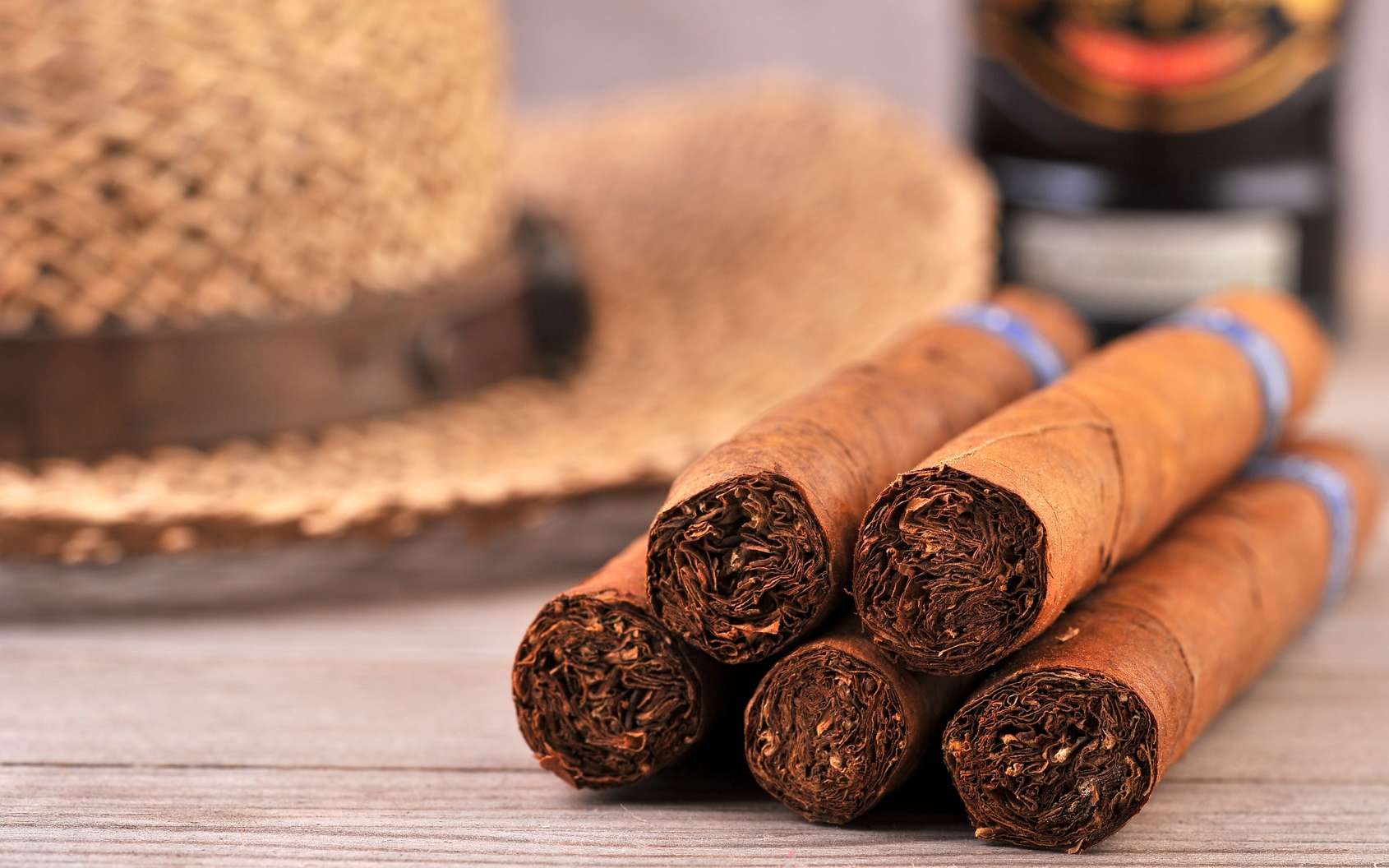 Le habano, appellation d'origine protégée du cigare cubain, est considéré comme l'un des meilleurs au monde. © unverdorbenjr, Fotolia